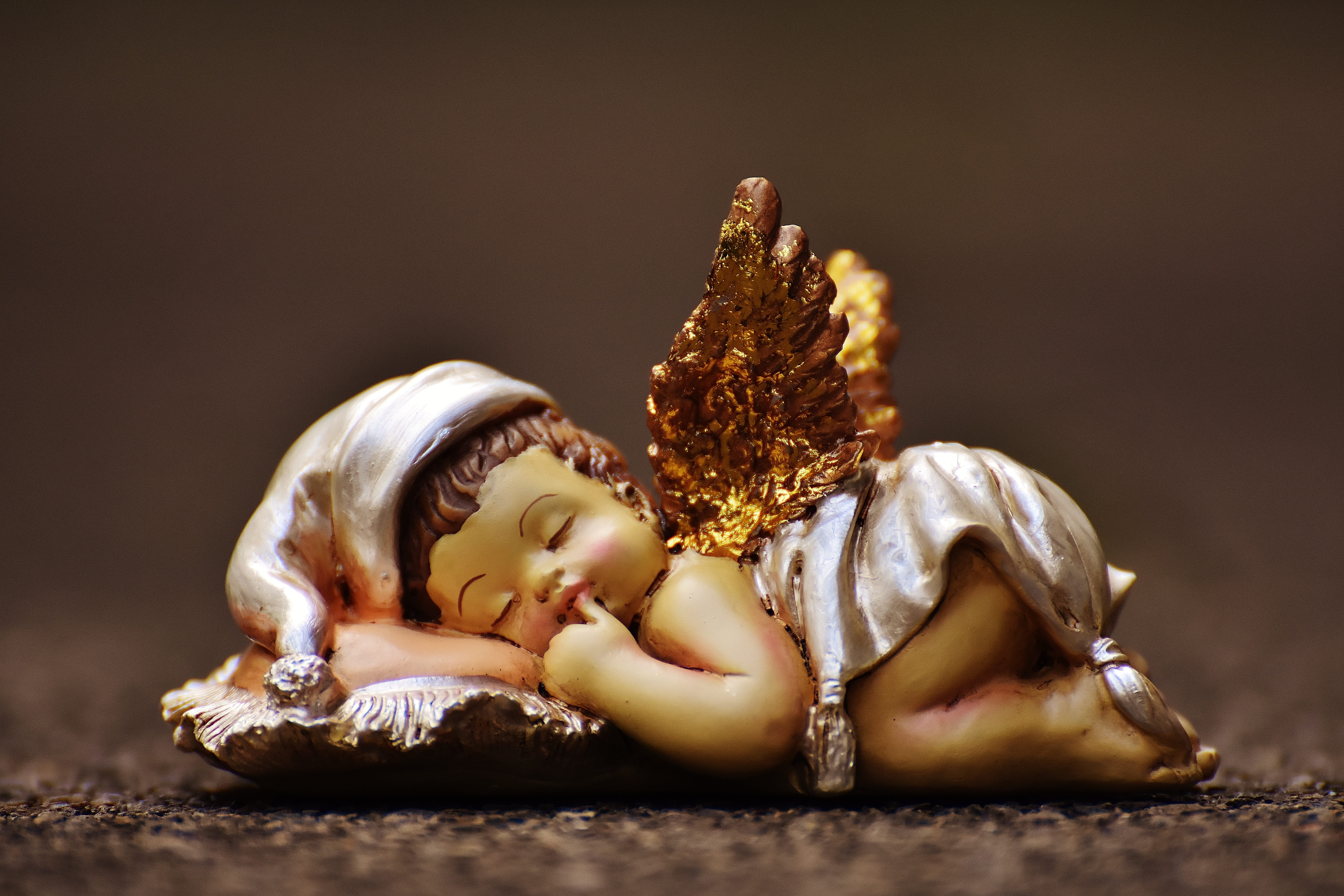 pearl jewelry, ornate, shiny, figures, still life, schutzengelchen, no people, hermit crab, baby, animal wildlife, figure, christmas, luxury, indoors, guardian angel, HD Wallpaper
