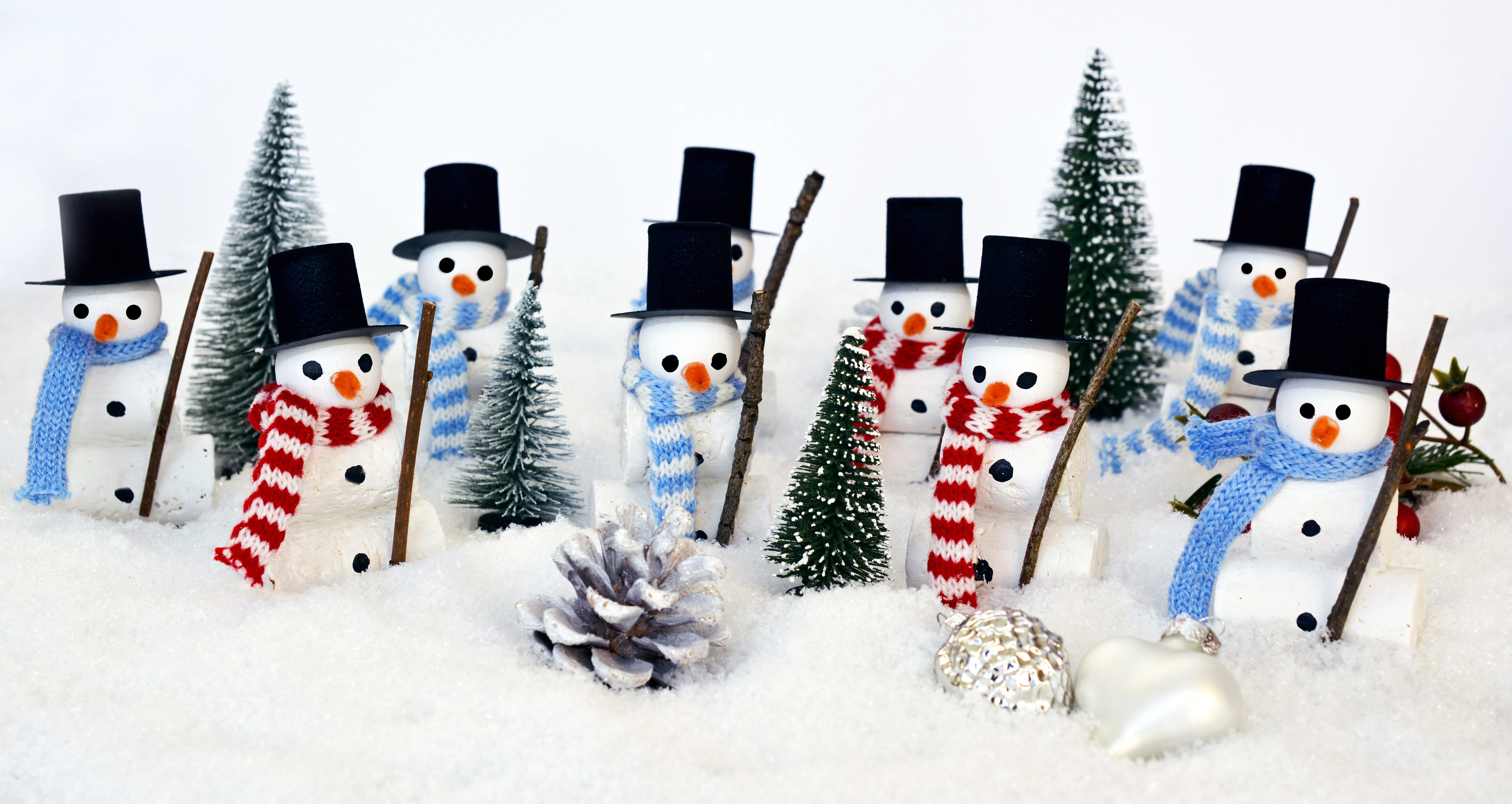 christmas decoration, text, in a row, indoors, figurines, number, white color, fun, snow man, large group of objects, choice, figure, snow, decoration, HD Wallpaper