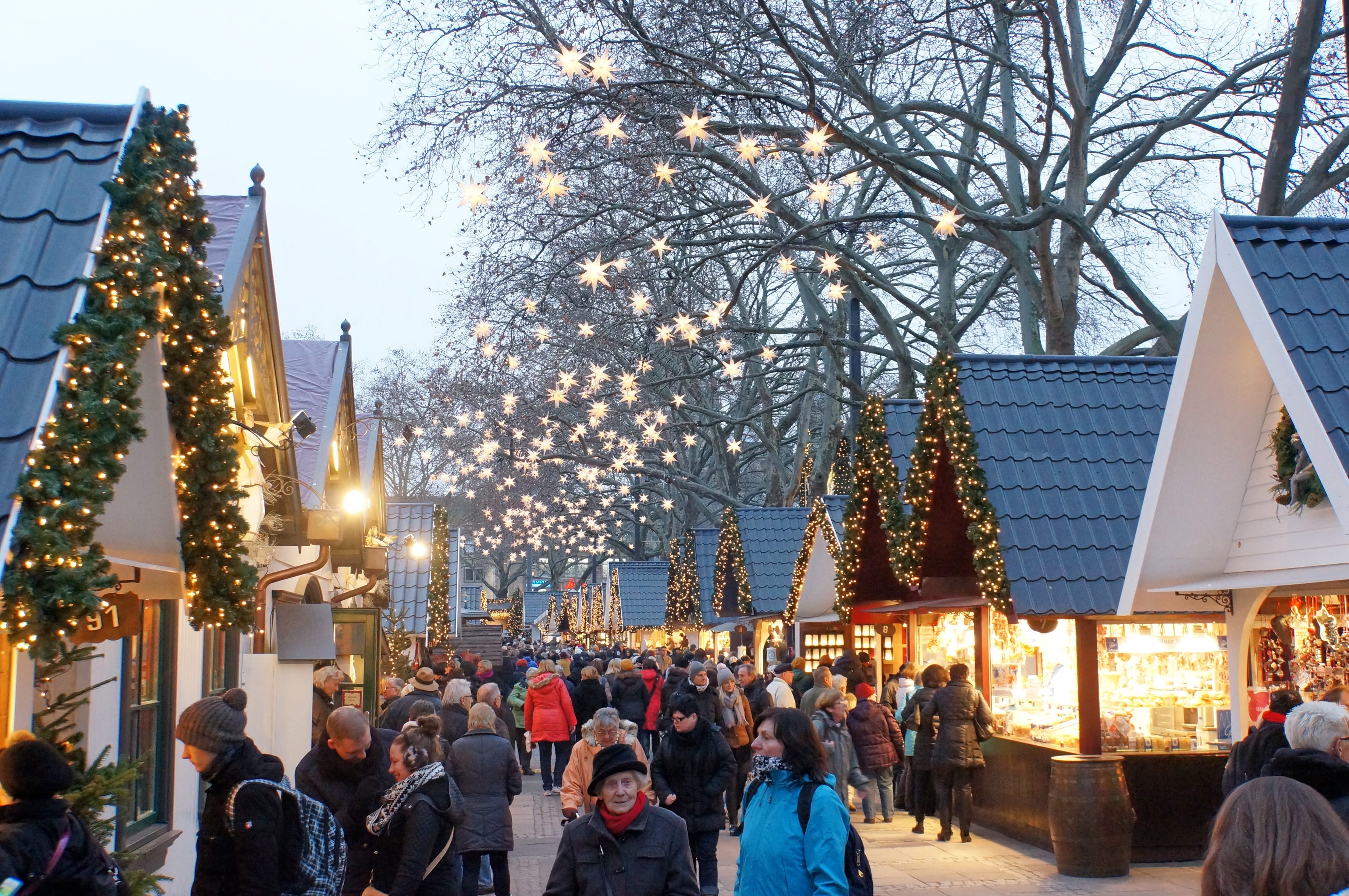 city, plant, nature, Christmas Market, tree, christmas tree, built structure, christmas time, assorted, group of people, women, star, lighting equipment, HD Wallpaper