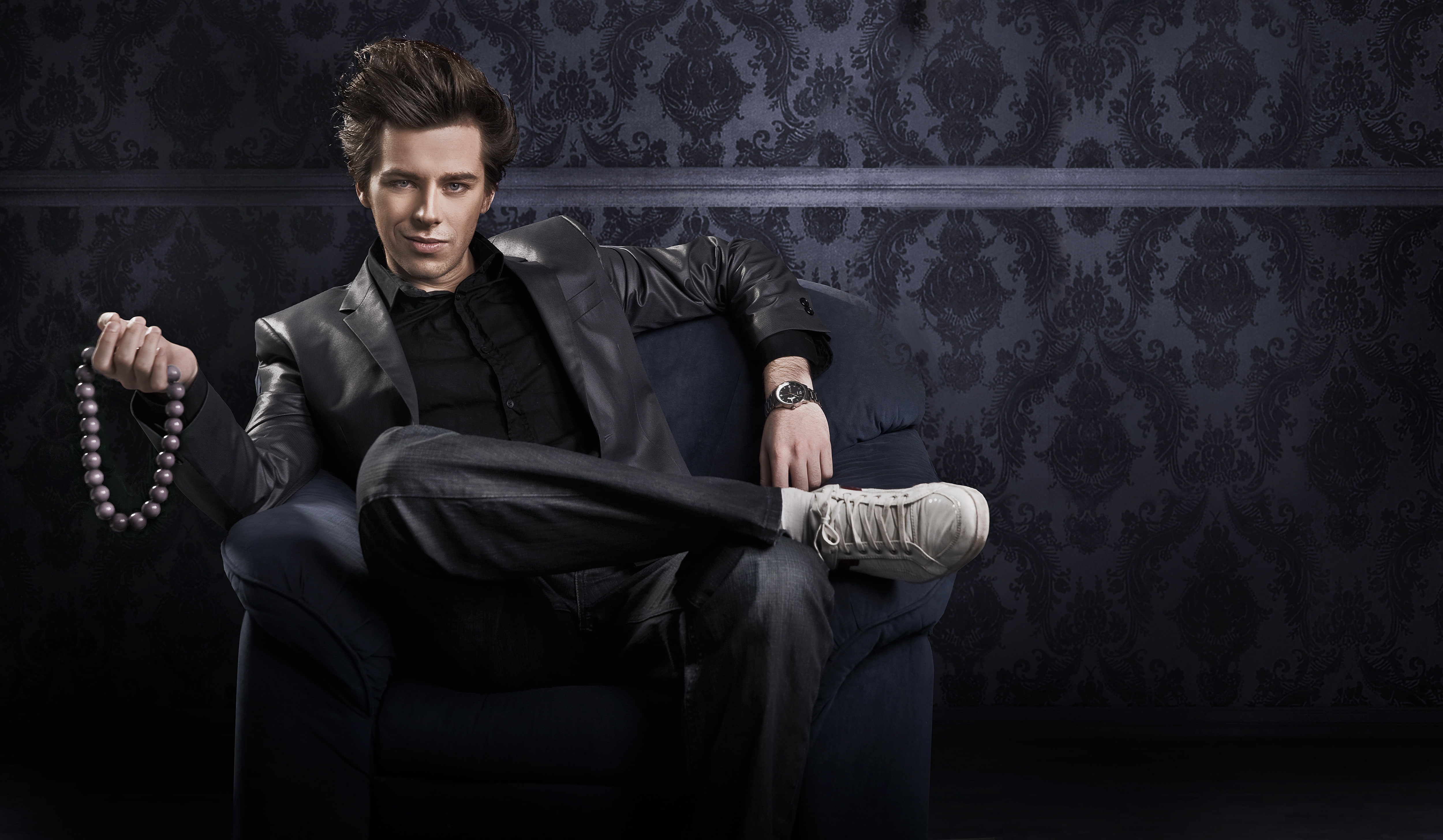 three quarter length, males, black Color, elegance, business, jeans, aggression, sofa, emotion, front view, peaked, leather, posing, macho, caucasian Ethnicity, HD Wallpaper