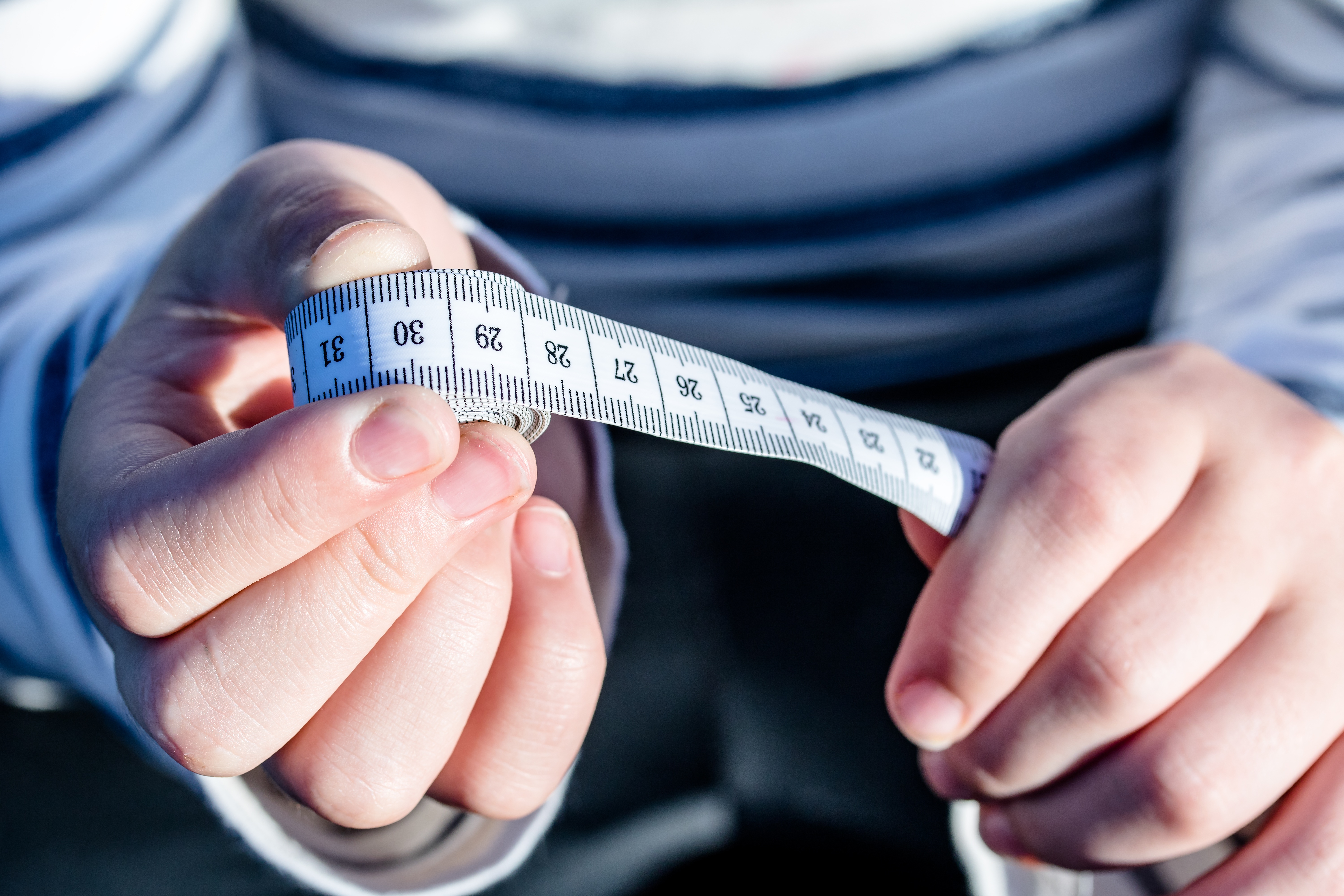 human finger, number, adult, centimeters, indoors, instrument of Measurement, holding, focus on foreground, finger, hand, millimeter, clamping, dieting, HD Wallpaper