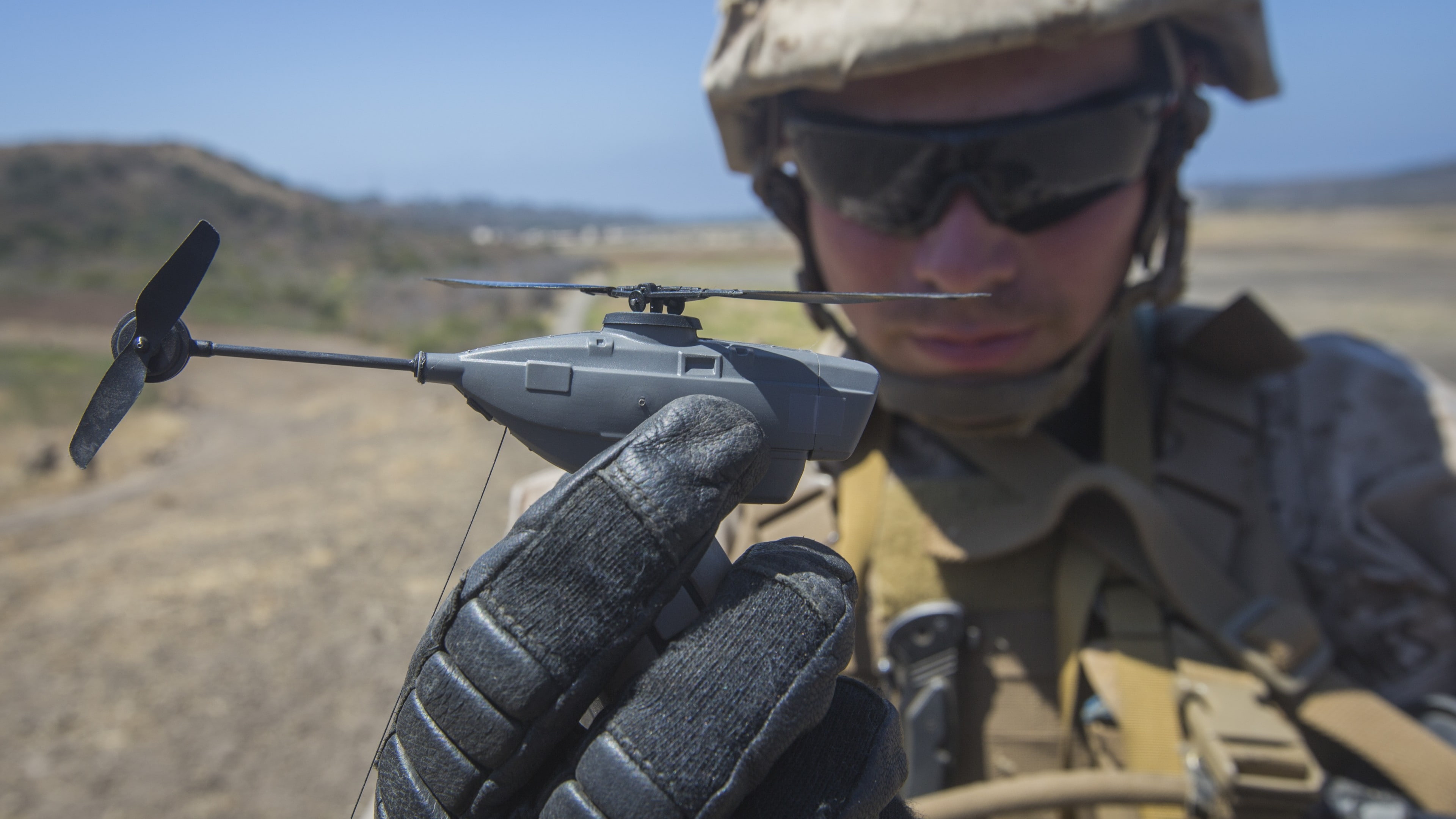 c, military drones, Black Hornet Nano, helicopter, 4K, man, best drones, drone, r, holding, HD Wallpaper