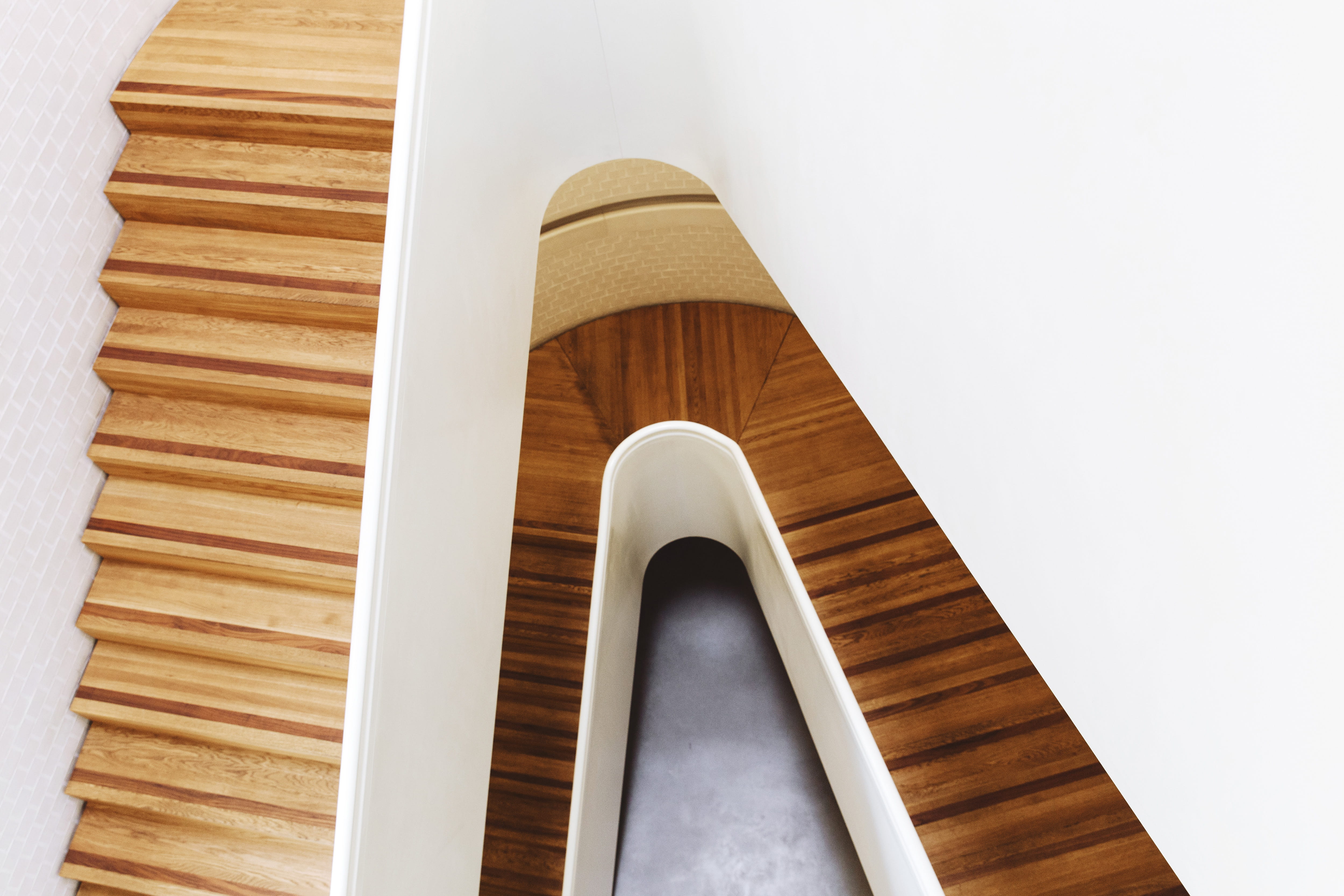 close-up, white color, steps and staircases, building, staircase, 4K, flooring, absence, built structure, no People, railing, wood, food and drink, wooden, HD Wallpaper