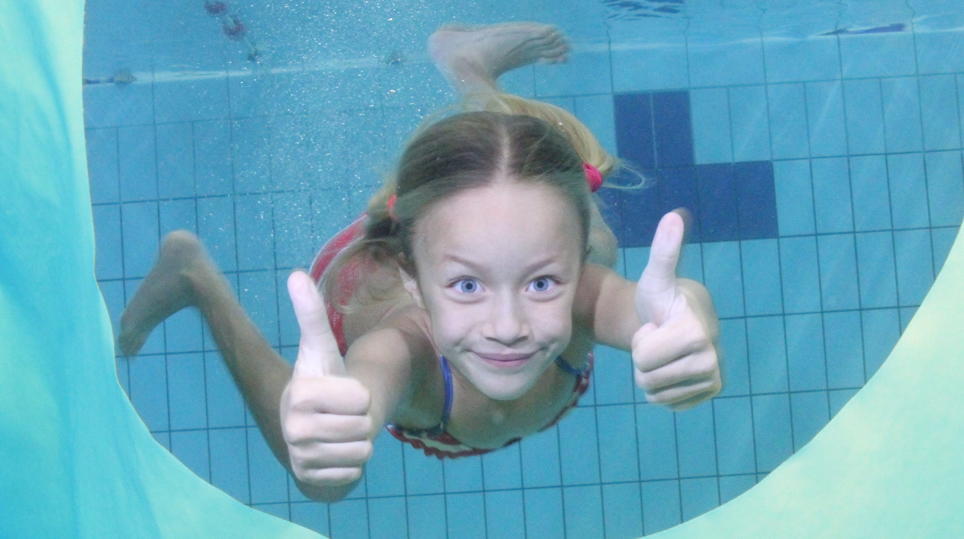 swim, women, pool, children, blue, portrait, thumbs, water, front view, girl, swimming pool, females, childhood, offspring, innocence, underwater, headshot, HD Wallpaper