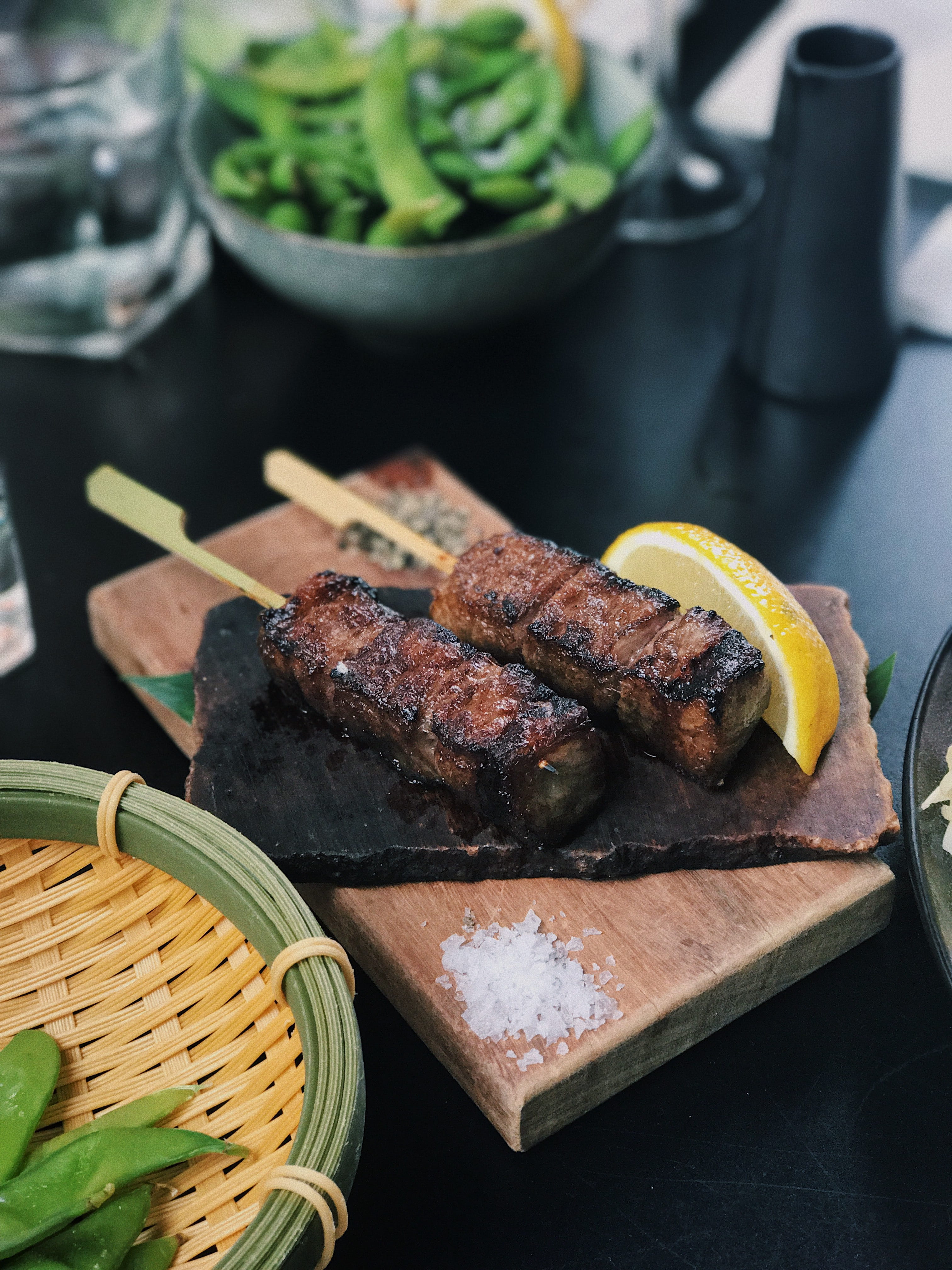 blueberry, london, serving size, red meat, freshness, 30 henrietta street, beef, skewer, ready-to-eat, united kingdom, board, basket, close-up, produce, Phone HD Wallpaper