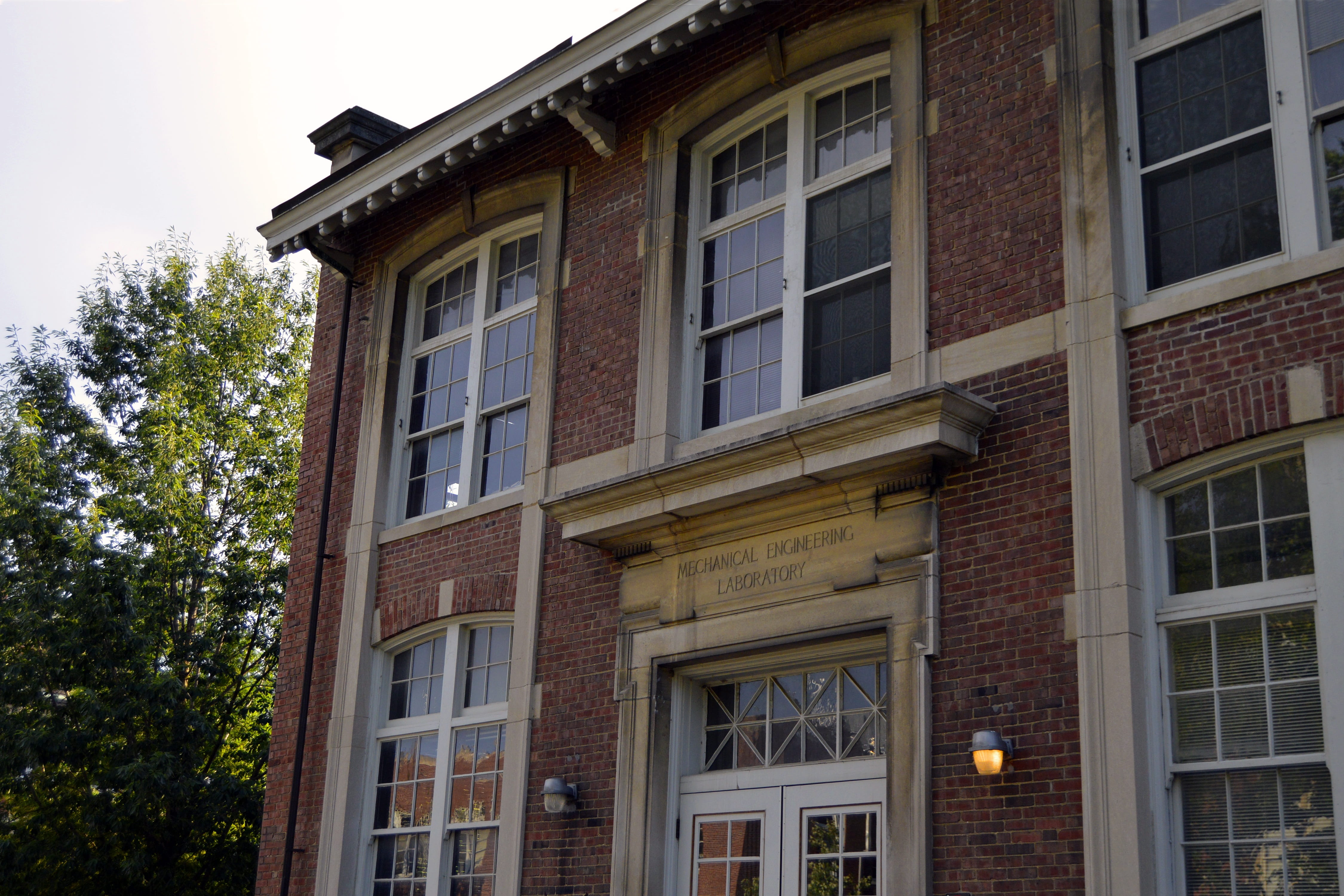 building exterior, low angle view, red, outdoors, no people, study, studying, college, institution, day, school, brown, urbana-champaign, university, city, HD Wallpaper