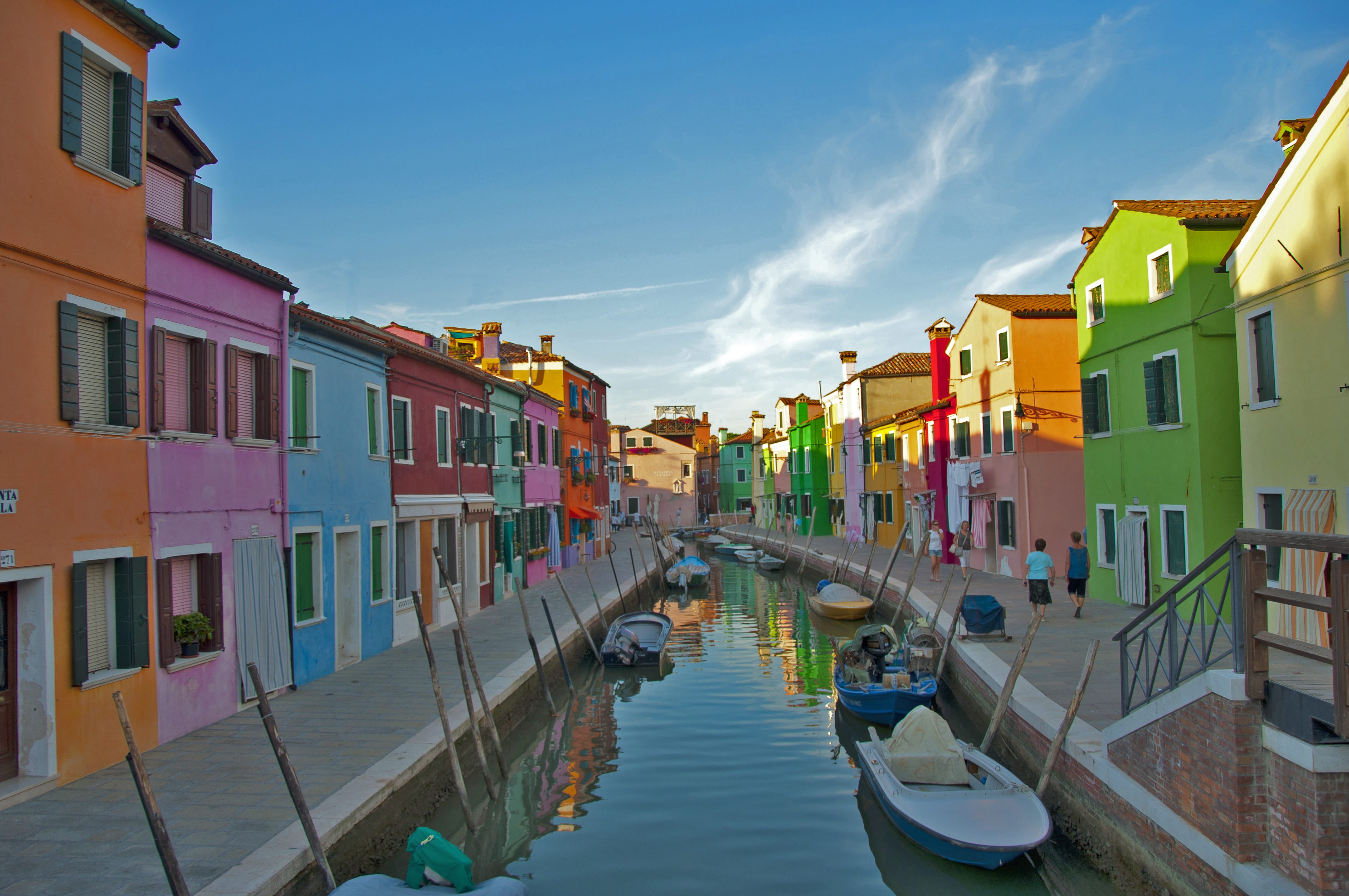 river, multi colored, nature, daytime, 4K, architectural, architectural photography, burano, residential district, canal, venice, sky, no people, reflection, HD Wallpaper