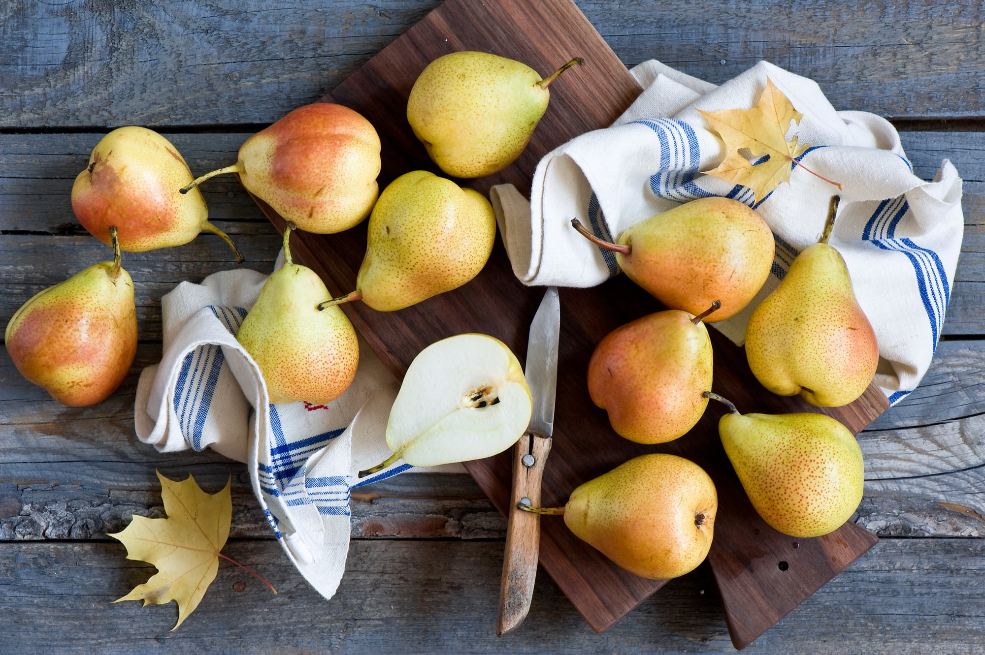 pears, kitchen knife, no people, still life, choice, pear, indoors, yellow, freshness, table, directly above, towel, high angle view, lot, food, variation, HD Wallpaper