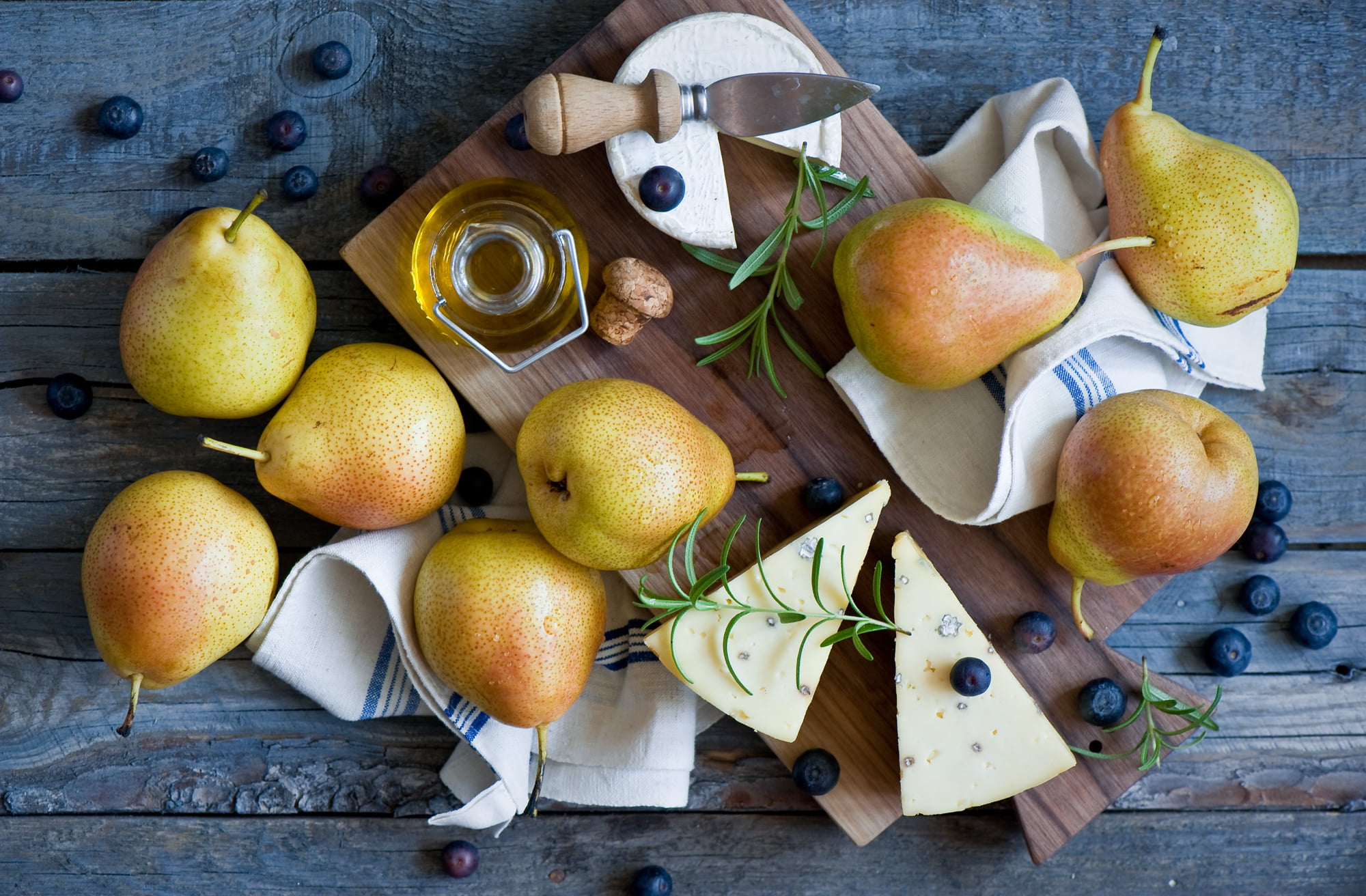 choice, plank, table, wellbeing, nature, close-up, refreshment, ripe, organic, snack, apple - Fruit, freshness, dessert, backgrounds, blueberries, kitchen knife, HD Wallpaper