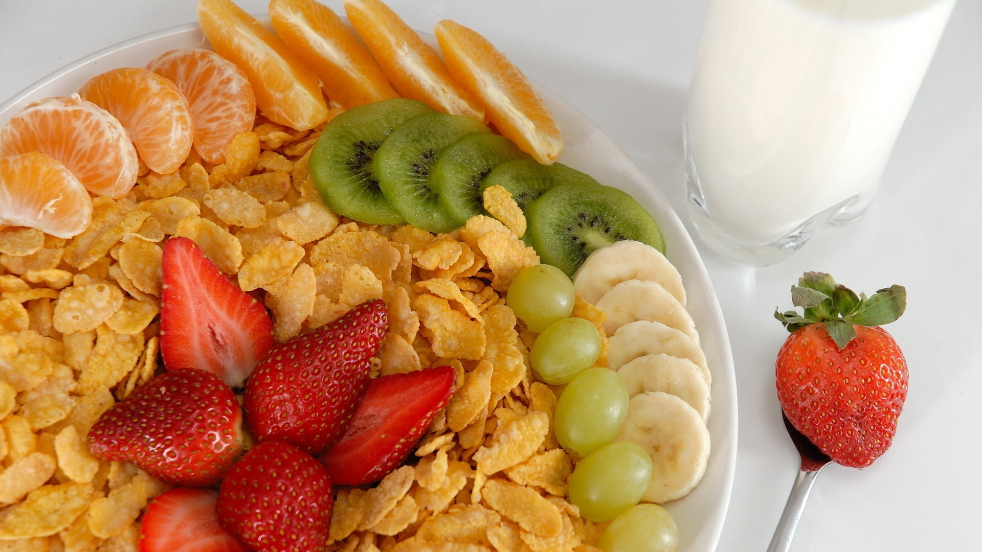 eating, drink, refreshment, raspberry, banana, berry Fruit, meal, milk, healthy Lifestyle, white, vegetable, freshness, healthy Eating, dairy product, plate, HD Wallpaper