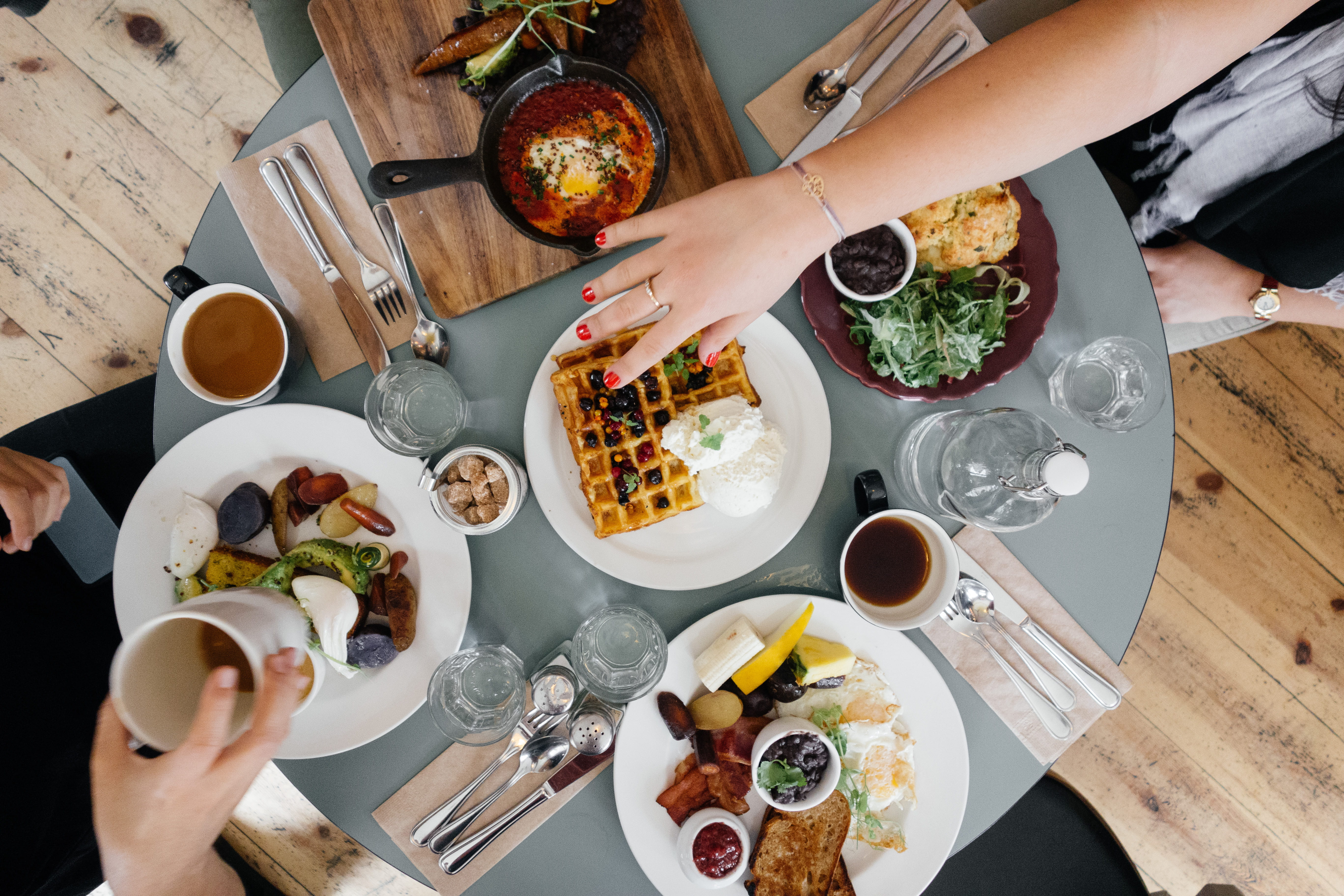 round, coffee, meal, healthy, drink, plate, lunch, yummy, 5K, directly above, plates, high angle view, friendship, top view, men, variety, eat, lifestyles, HD Wallpaper