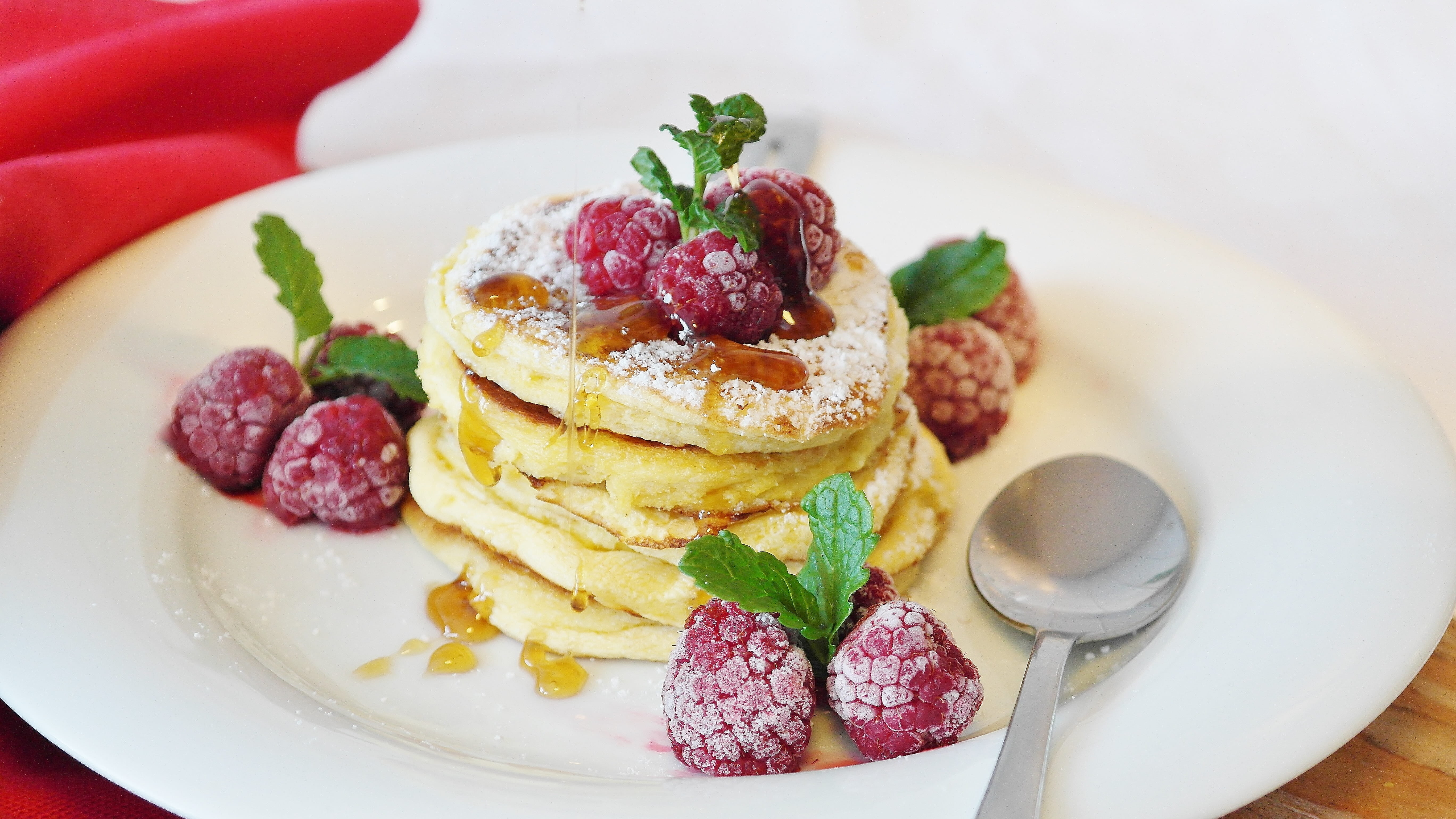 5K, butter, pastries, strawberry, eat, delicious, egg, plate, no people, served, sweet dish, food and drink, fruit, pancake, french food, sweet food, cake, HD Wallpaper