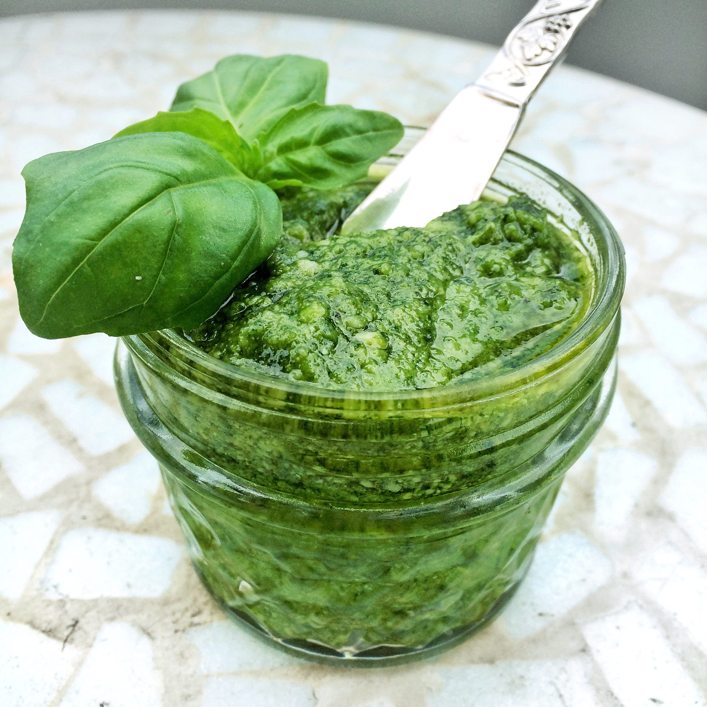 juice, table, basil, økologisk, eating utensil, green color, ökologisch, vegetable, still life, close-up, italy, organic, no people, freshness, container, Phone HD Wallpaper