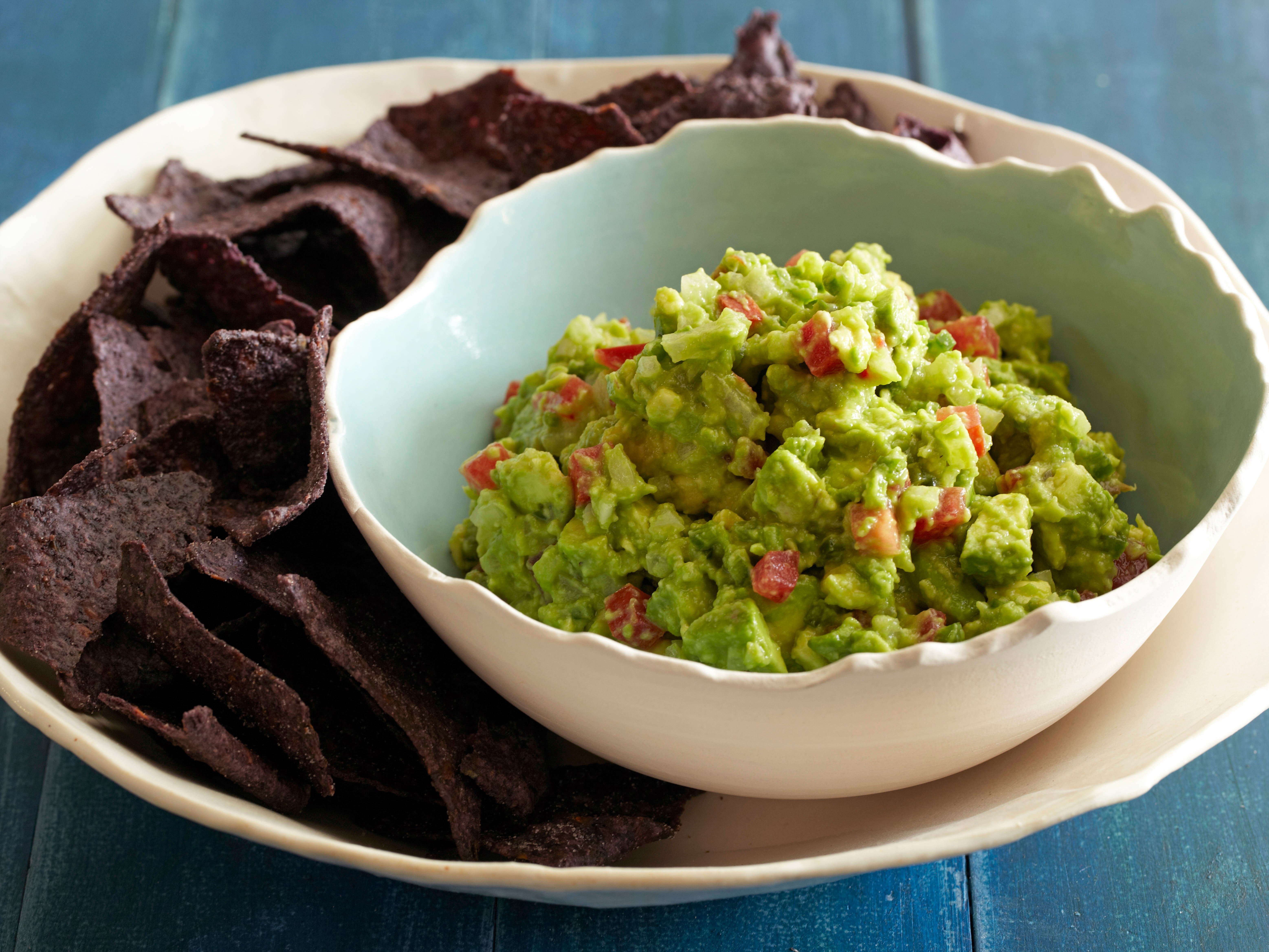 spicy guacamole, table, guacamole, food, healthy eating, avocado, vegetable, tortilla chip, fruit, close-up, food and drink, plate, no people, ready-to-eat, HD Wallpaper