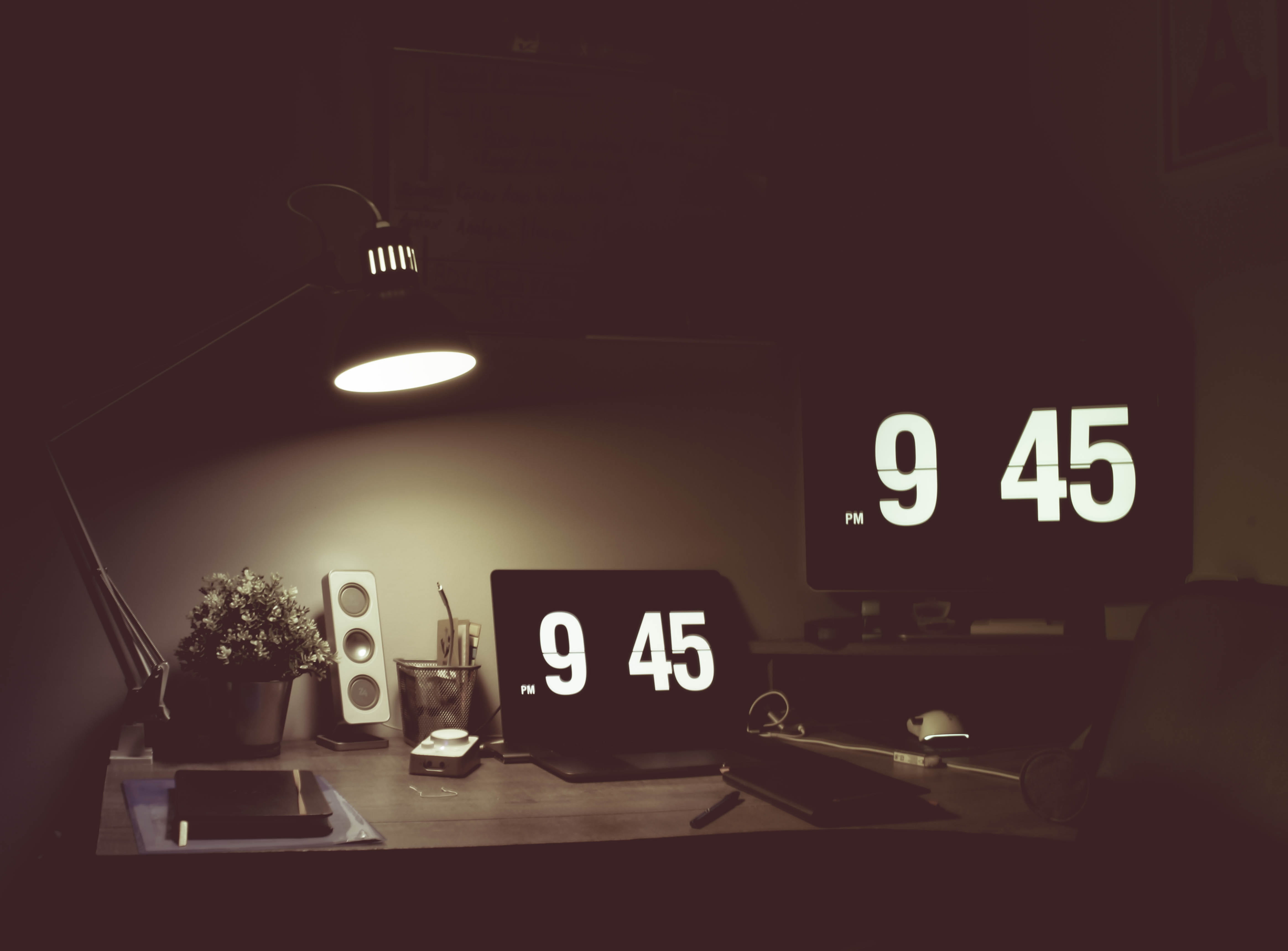 sign, design, wall - building feature, light, capital letter, table, indoors, device, lighting equipment, turned, computer, architecture, exit sign, western script, HD Wallpaper