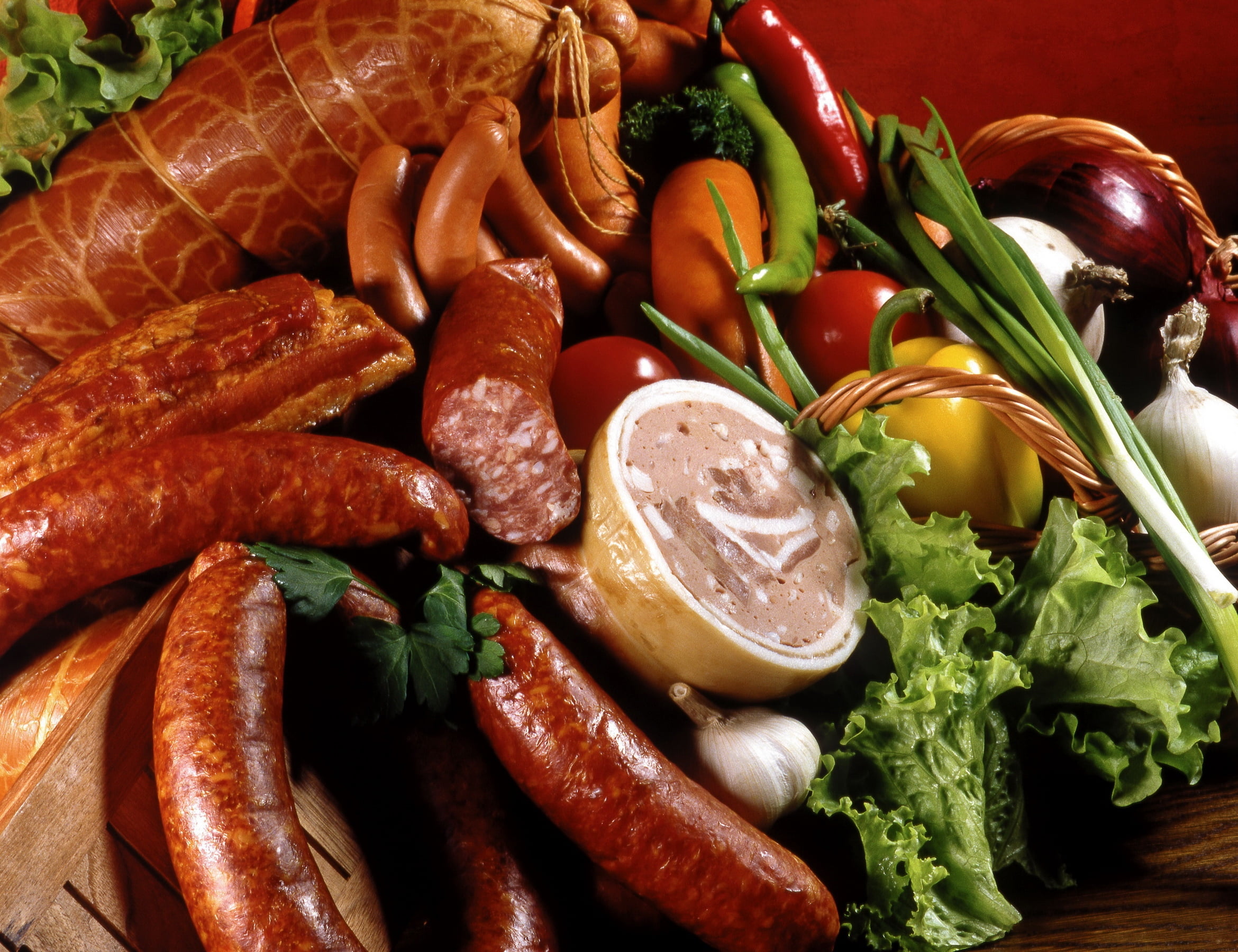 ready-to-eat, bacon, spice, variation, fruit, ingredient, lunch, onion, salami, lettuce, beef, wellbeing, freshness, bratwurst, slice, indoors, carrot, HD Wallpaper