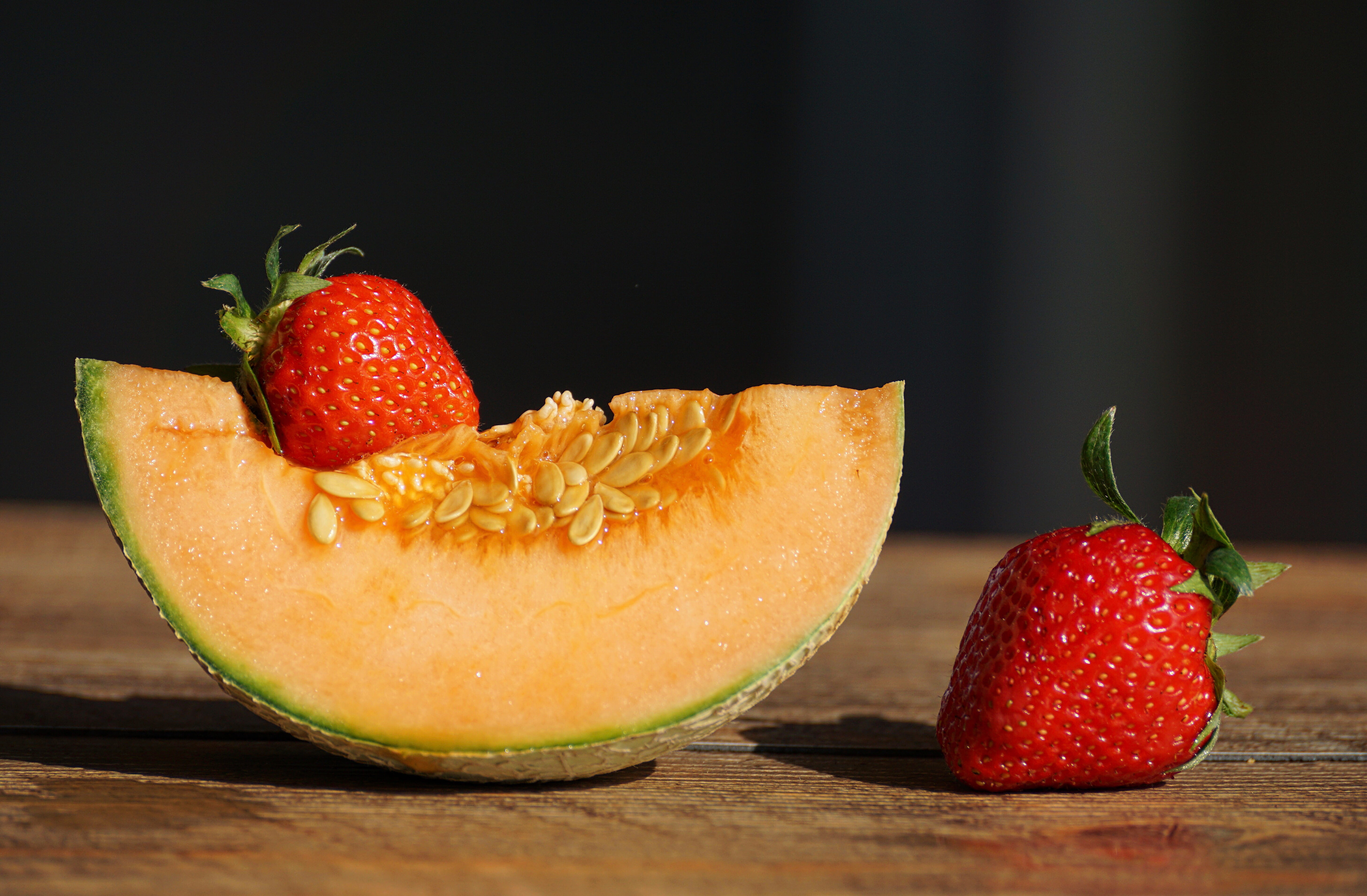 fruits, wood - material, food, close-up, fruit, melon, cross section, nutrition, cantaloupe, freshness, fresh fruit, berry fruit, juicy, food and drink, HD Wallpaper