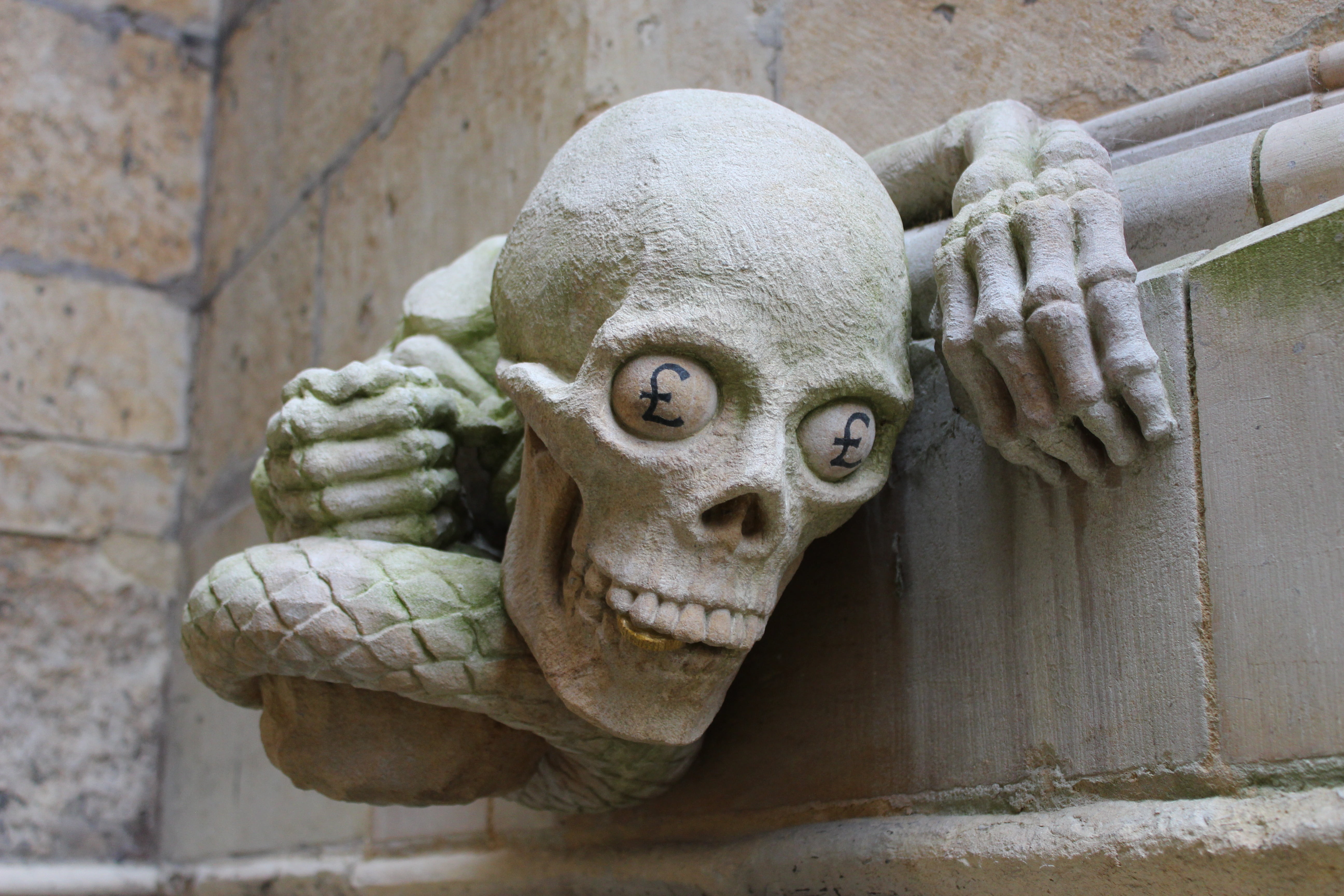 medieval, halloween, representation, skeleton, dark, bizarre, skull, outdoors, wall - building feature, spooky, gothic, money, gargoyle, creepy, craft, HD Wallpaper