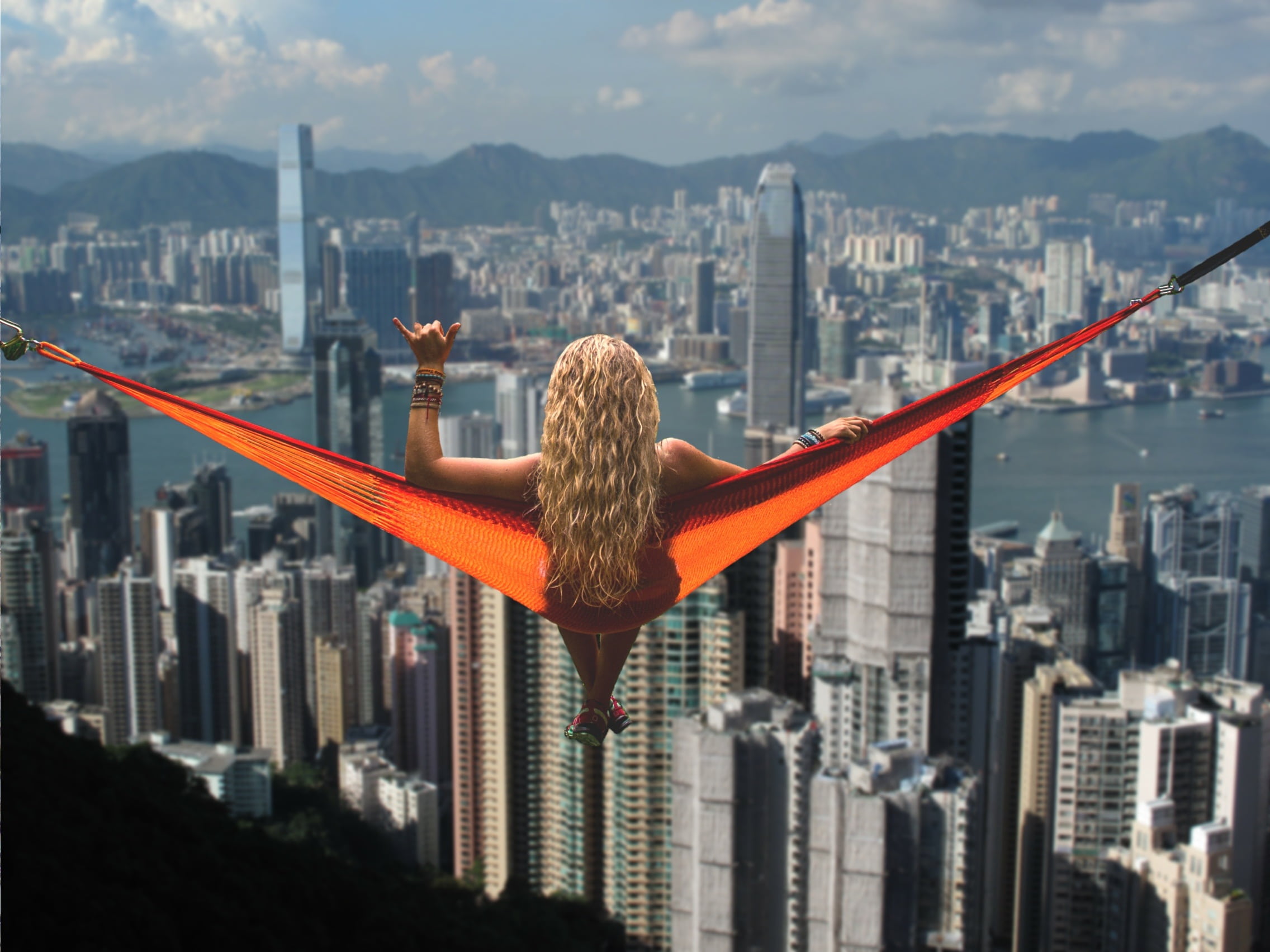 daytime, hong kong, hammock, one person, architecture, cityscape, risk, built structure, view, courageous, skyscrapers, limb, adult, modern, city life, HD Wallpaper