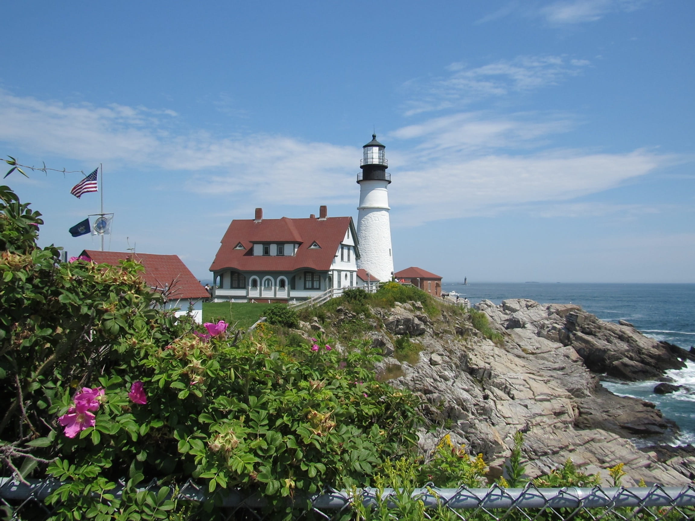 place, travel, safety, 1080P, direction, outdoors, architecture, rock, coastline, light, landmark, Sea, sky, flower, plant, harbor, location, Lighthouse, HD Wallpaper