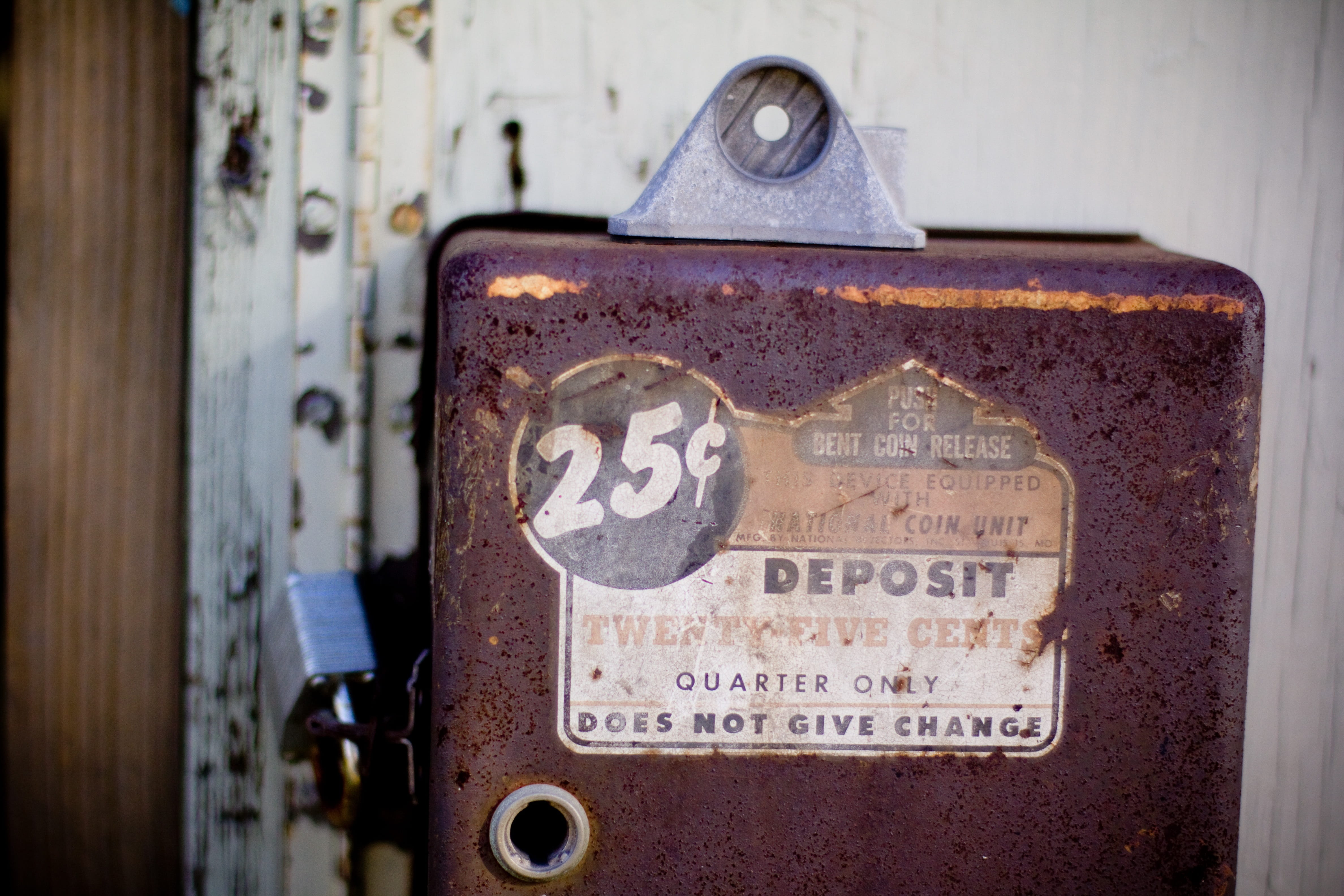 Old, rust, 4K, obsolete, old machine, retro styled, weathered, technology, door, no people, text, indoors, number, electrical equipment, wall - building feature, HD Wallpaper