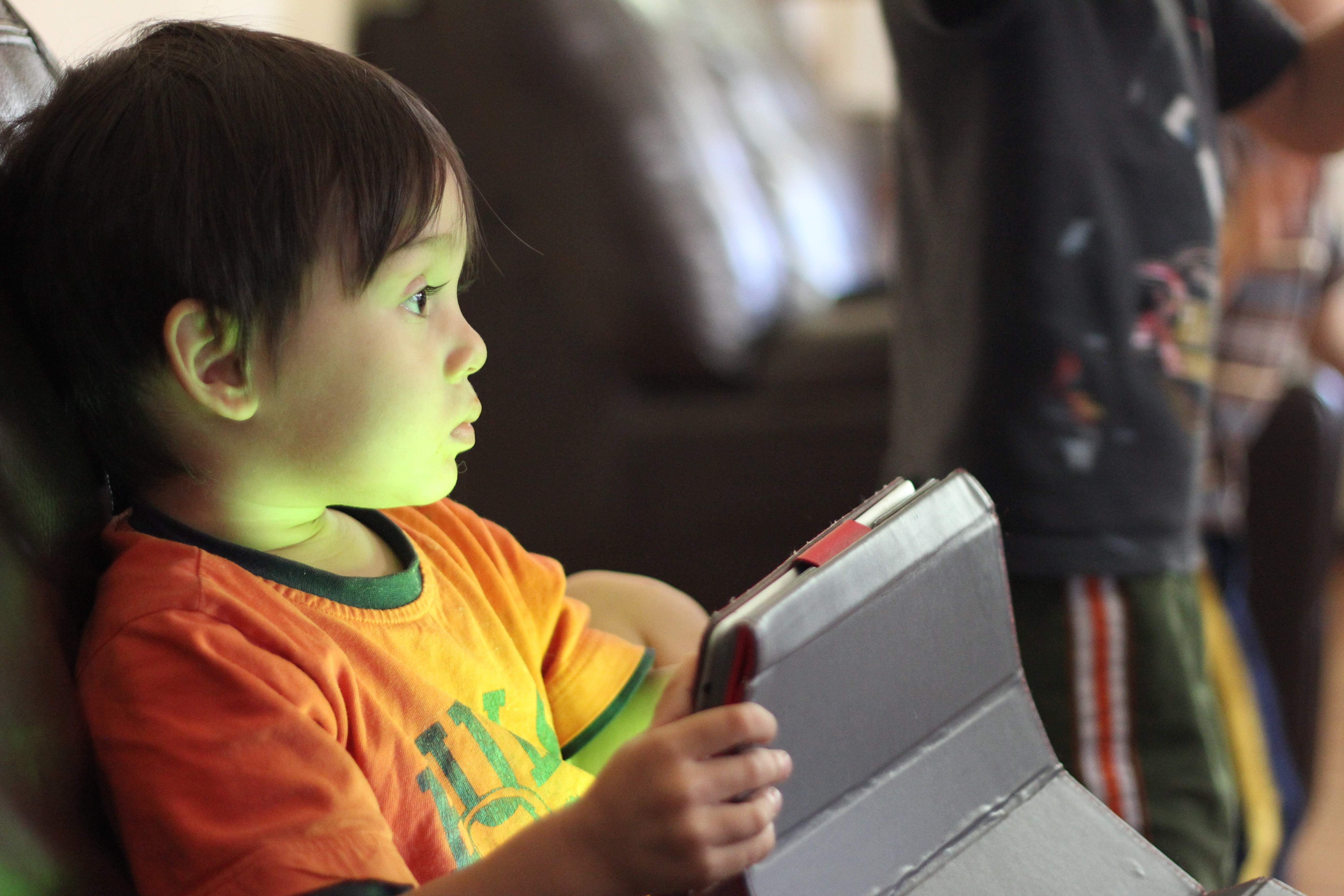 son, tablet, indoors, 5K, concentration, curiosity, brown hair, playing, innocence, childhood, sofa, kids playing, internet, offspring, computer, technology, HD Wallpaper