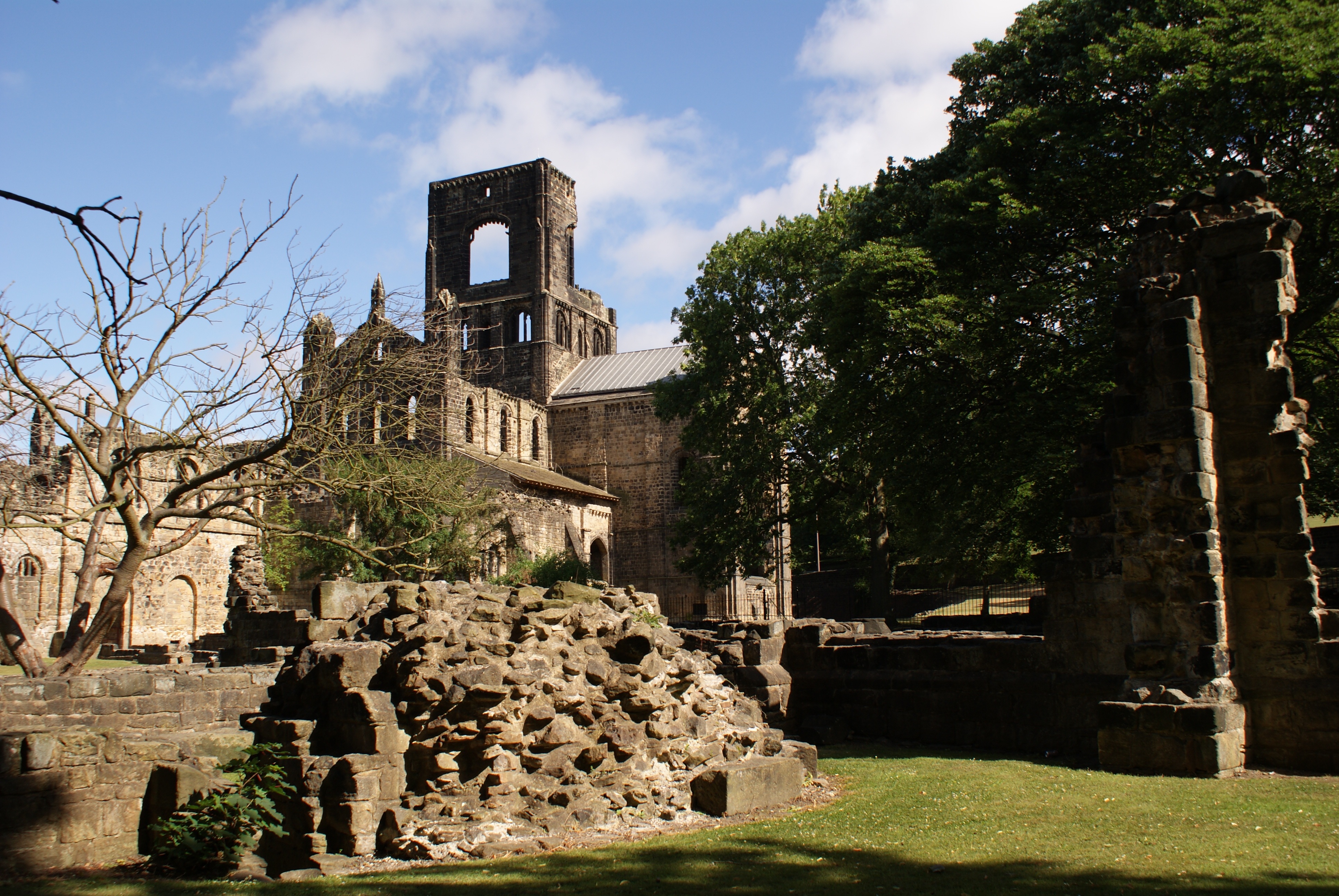 ancient, cloud - sky, old, belief, kirkstall abbey, archaeology, no people, the past, architecture, religion, ruins, plant, day, built structure, ancient civilization, HD Wallpaper
