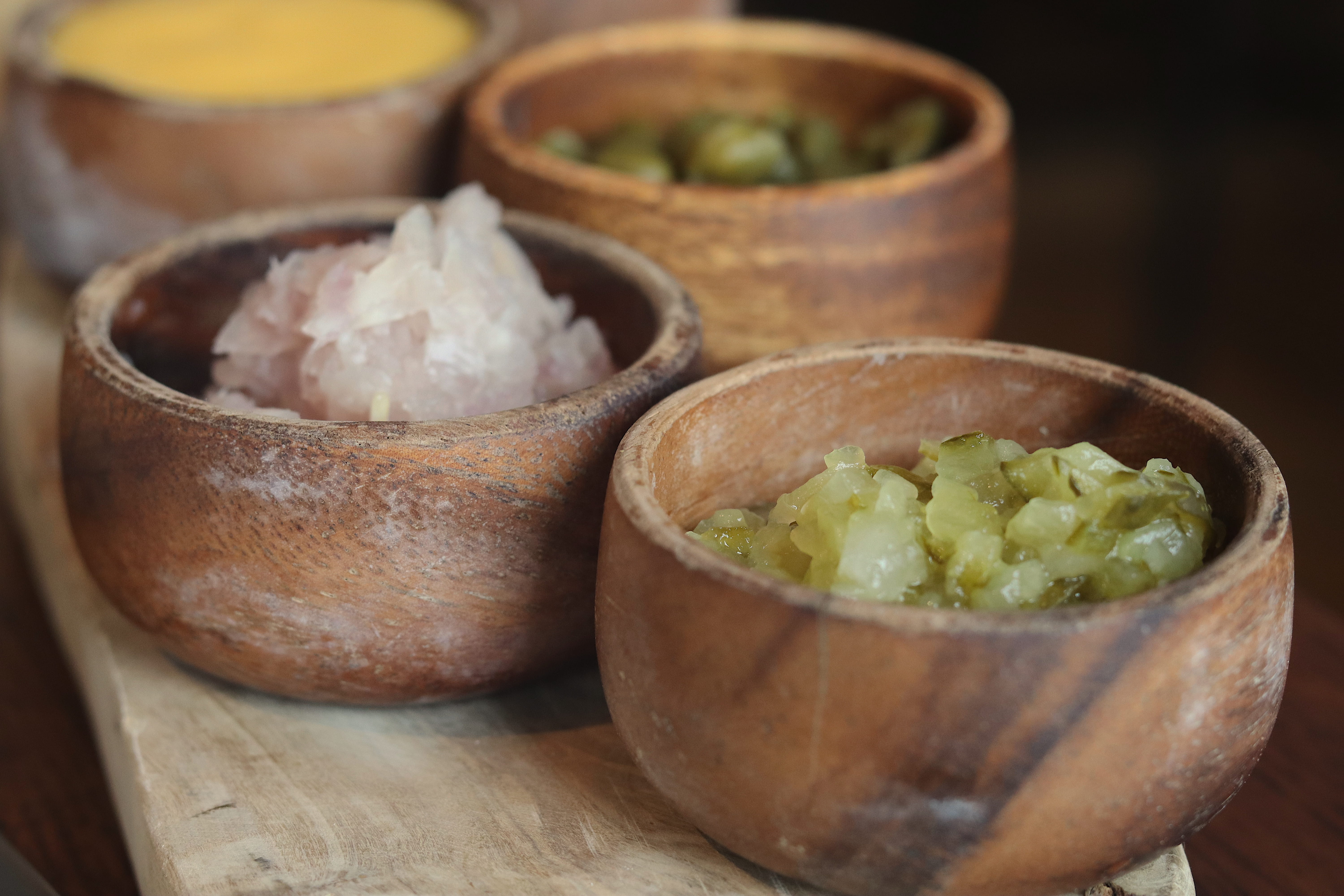 5K, close-up, belgium, freshness, selective focus, focus on foreground, wellbeing, container, ready-to-eat, bowls, wood - material, tartare, pickle, table, HD Wallpaper