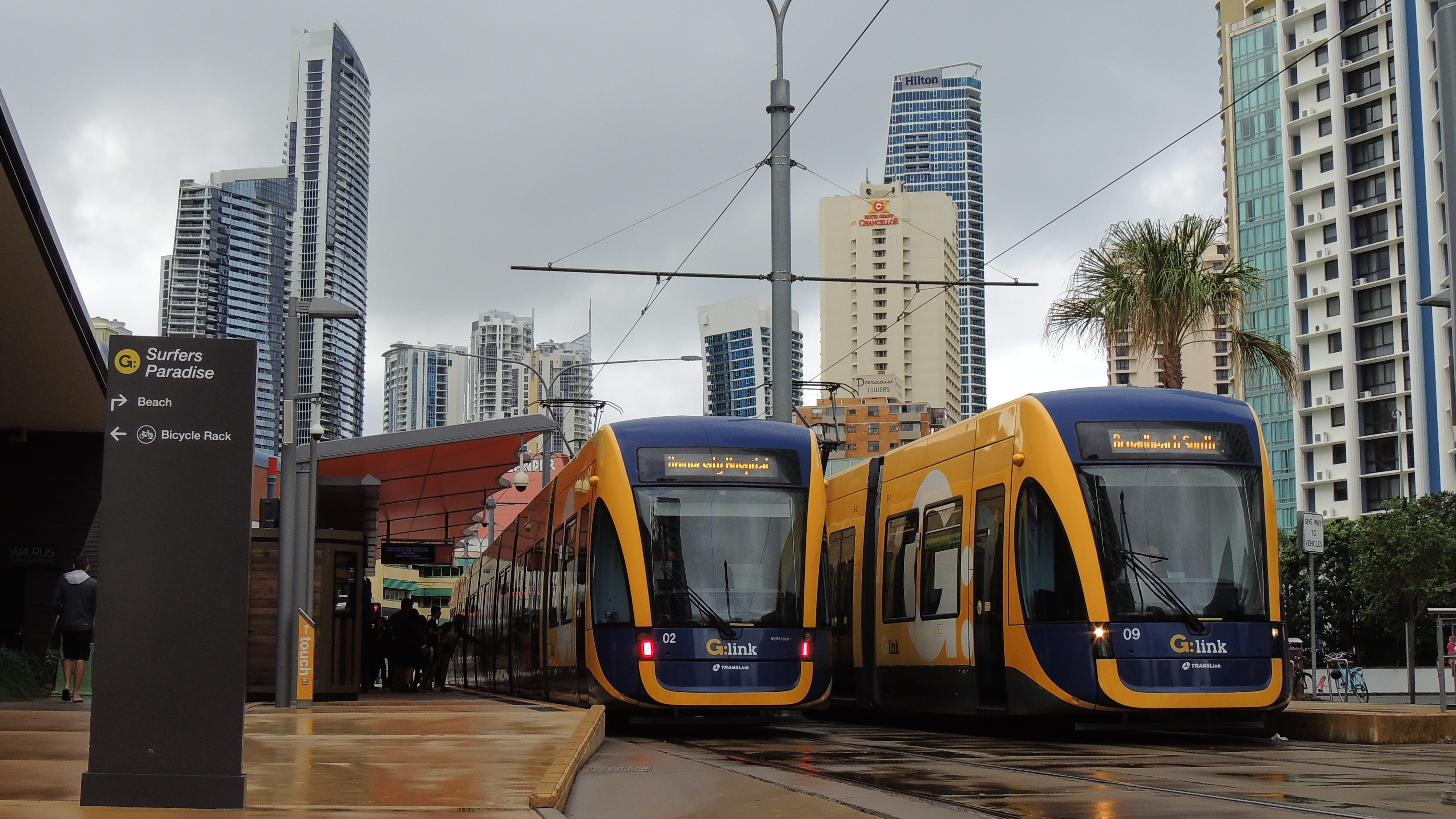 surfers, tower, rail transportation, link, built structure, building exterior, outdoors, commute, queensland, office building exterior, tall - high, financial district, HD Wallpaper