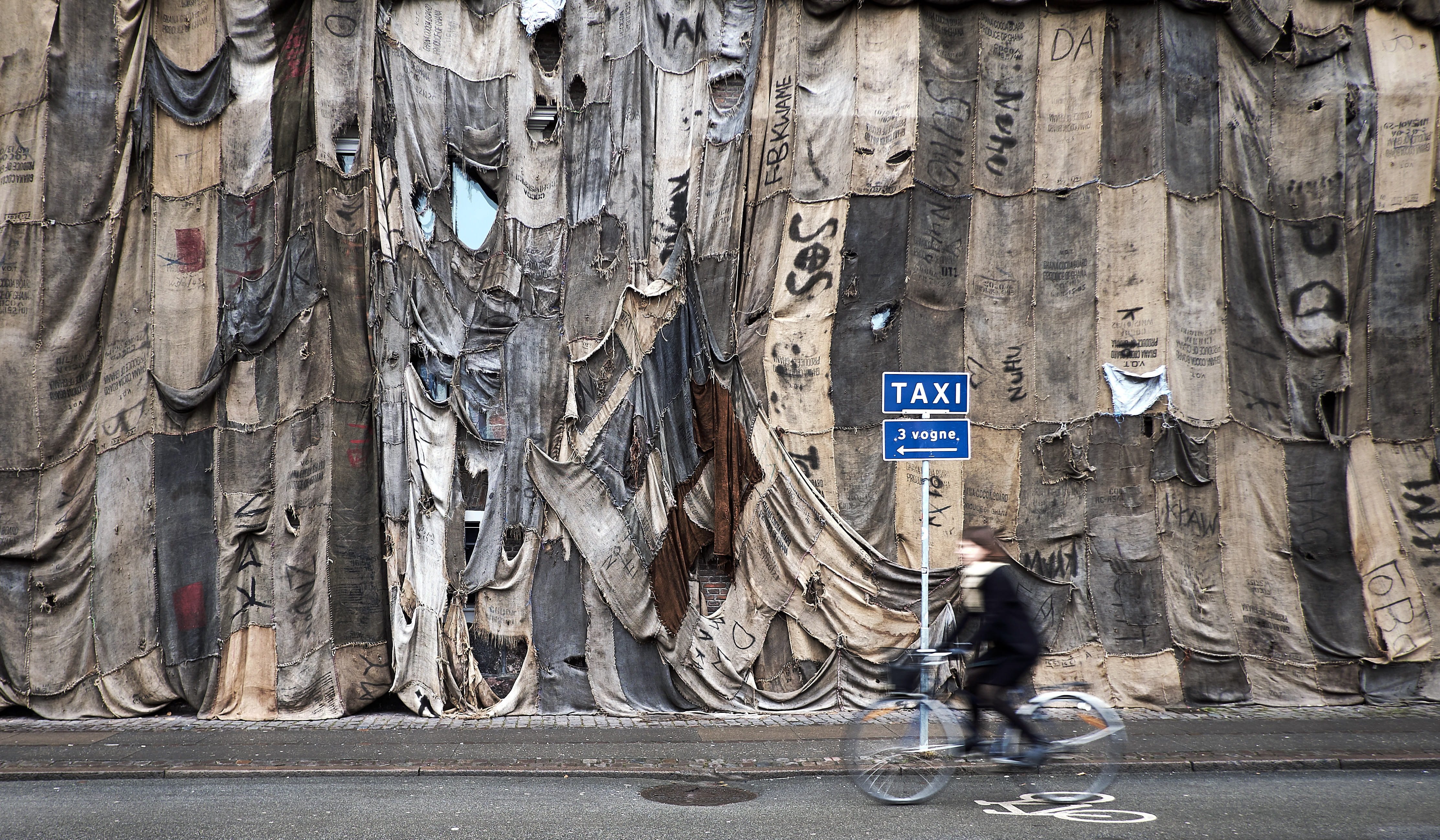 torn, beside, movement, wall, riding, brown, cycling, street, one person, day, bicycle, kerb, texture, cyclist, communication, photo, cloth, motion, fabric, HD Wallpaper