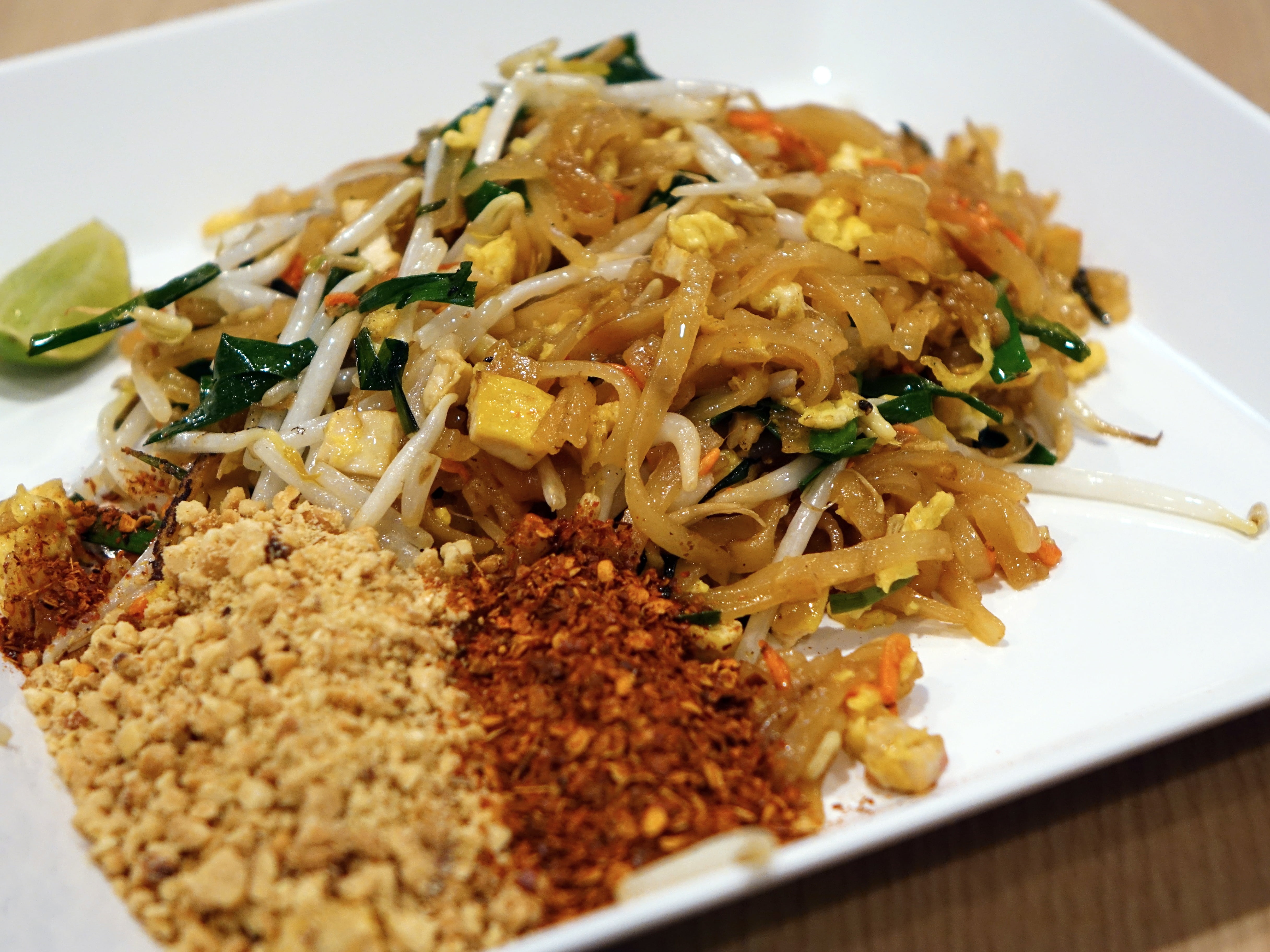 meal, stir fired, peanut, indulgence, white, ready-to-eat, 4K, cooked, indian food, thailand, bean sprouts, still life, pad thai, asian food, serve, asian, HD Wallpaper