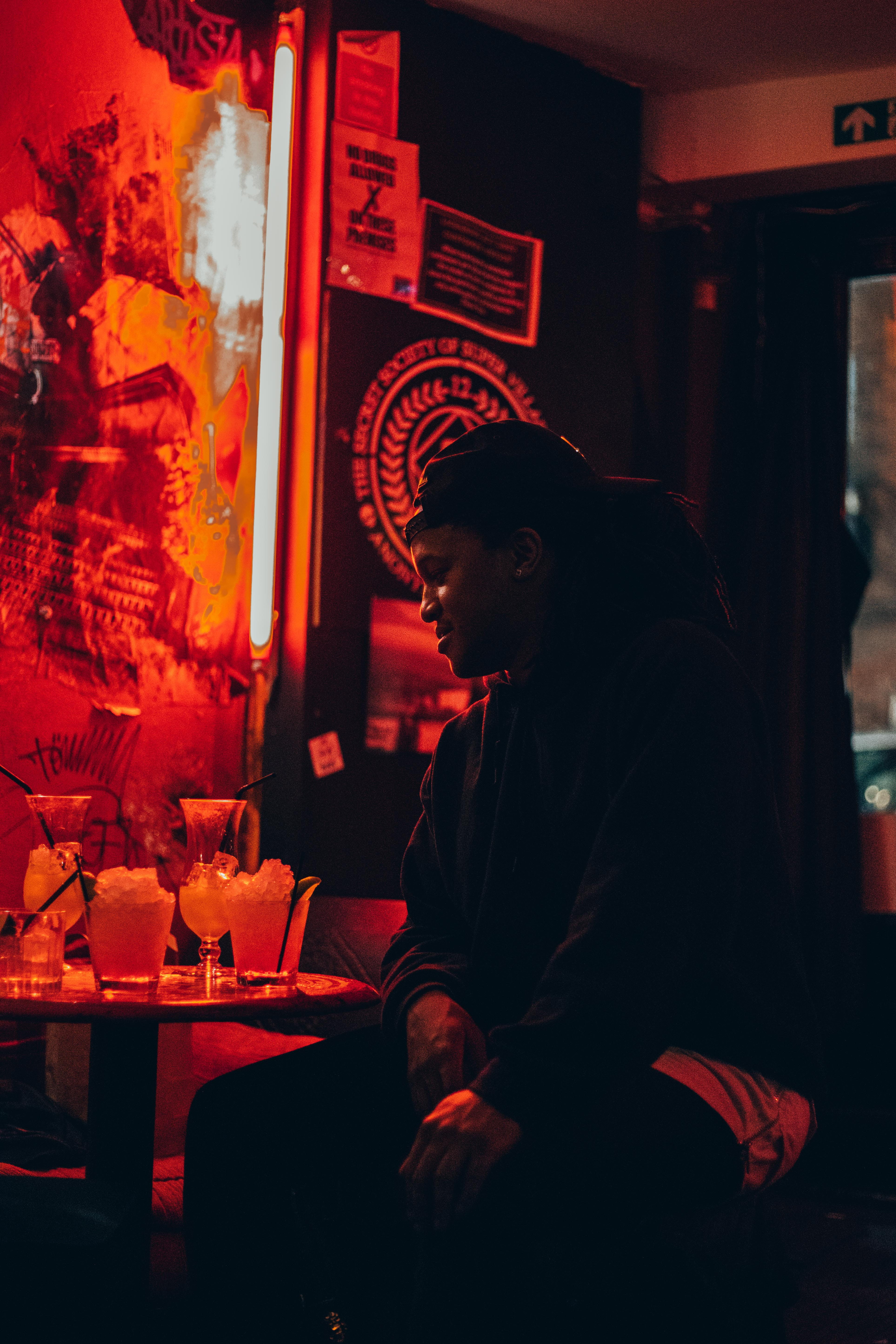young men, real people, lifestyles, indoors, restaurant, photography, new, casual clothing, males, sitting, one person, mid adult, london, 2019, waist up, Phone HD Wallpaper