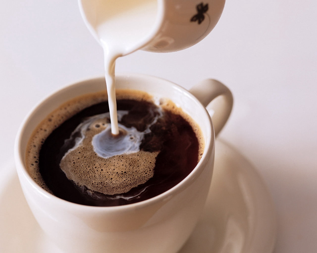 720P, liquid, close-up, non-alcoholic beverage, black, ware, studio shot, no People, espresso, food, black Color, refreshment, coffee, hot Drink, cream, HD Wallpaper