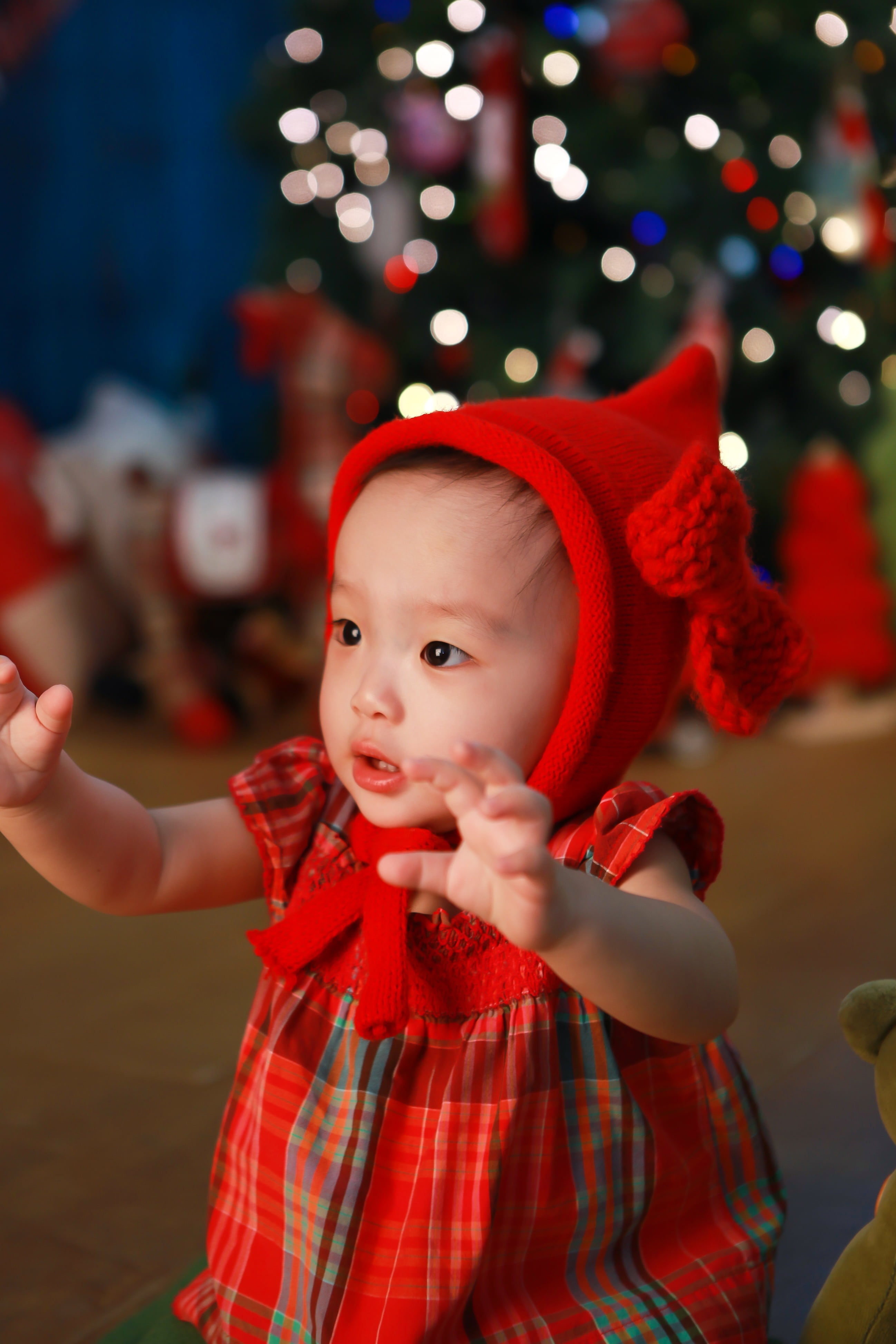 angel, small, clothing, santa Hat, celebration, wearing, childhood, happiness, one person, lifestyles, hoodie, red, people, innocence, decoration, real people, Phone HD Wallpaper