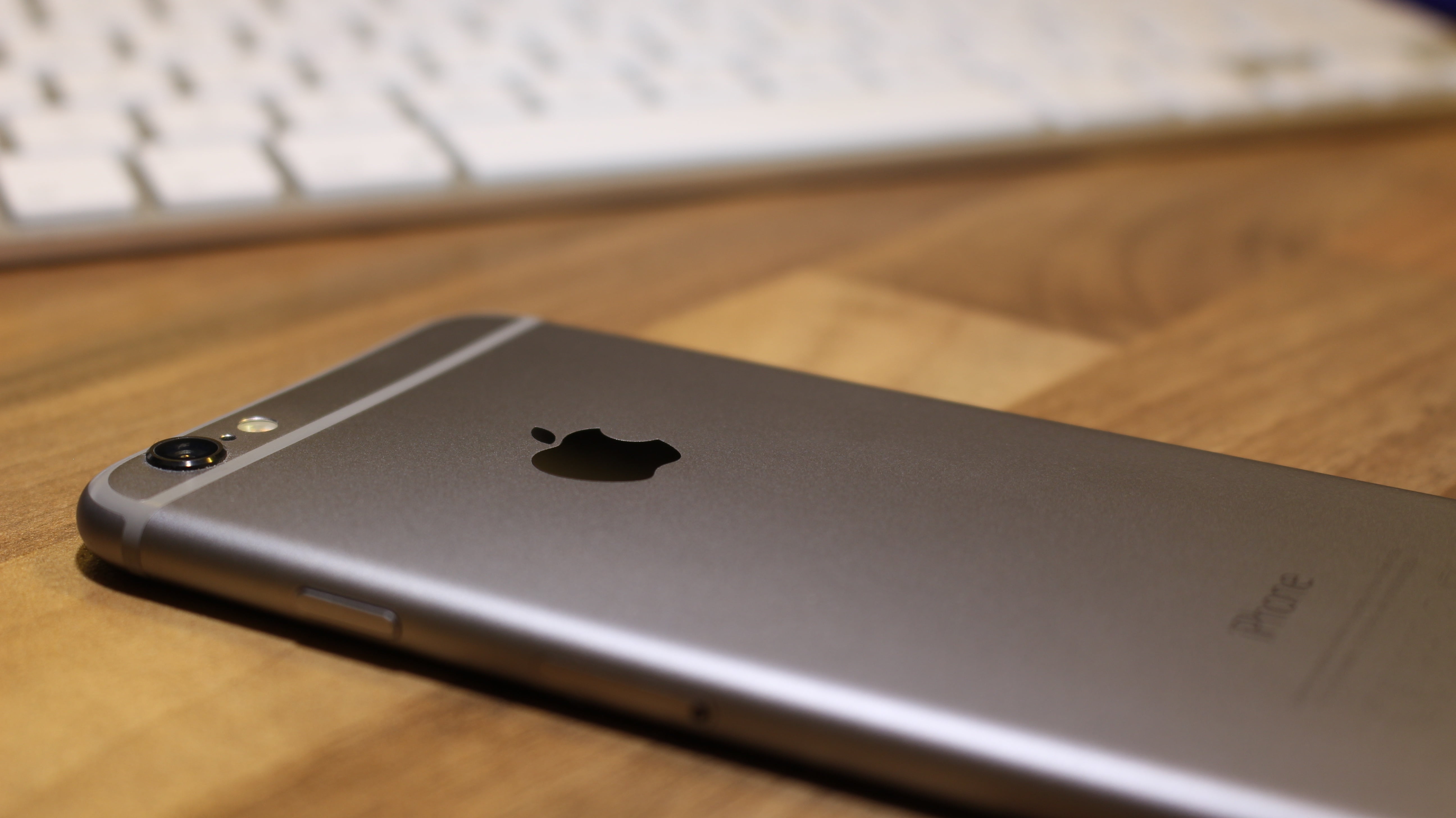 computer equipment, iphone 6, wireless Technology, wood - Material, liquid-Crystal Display, pC, no People, studio Shot, note pad, telephone, close-up, high angle view, HD Wallpaper