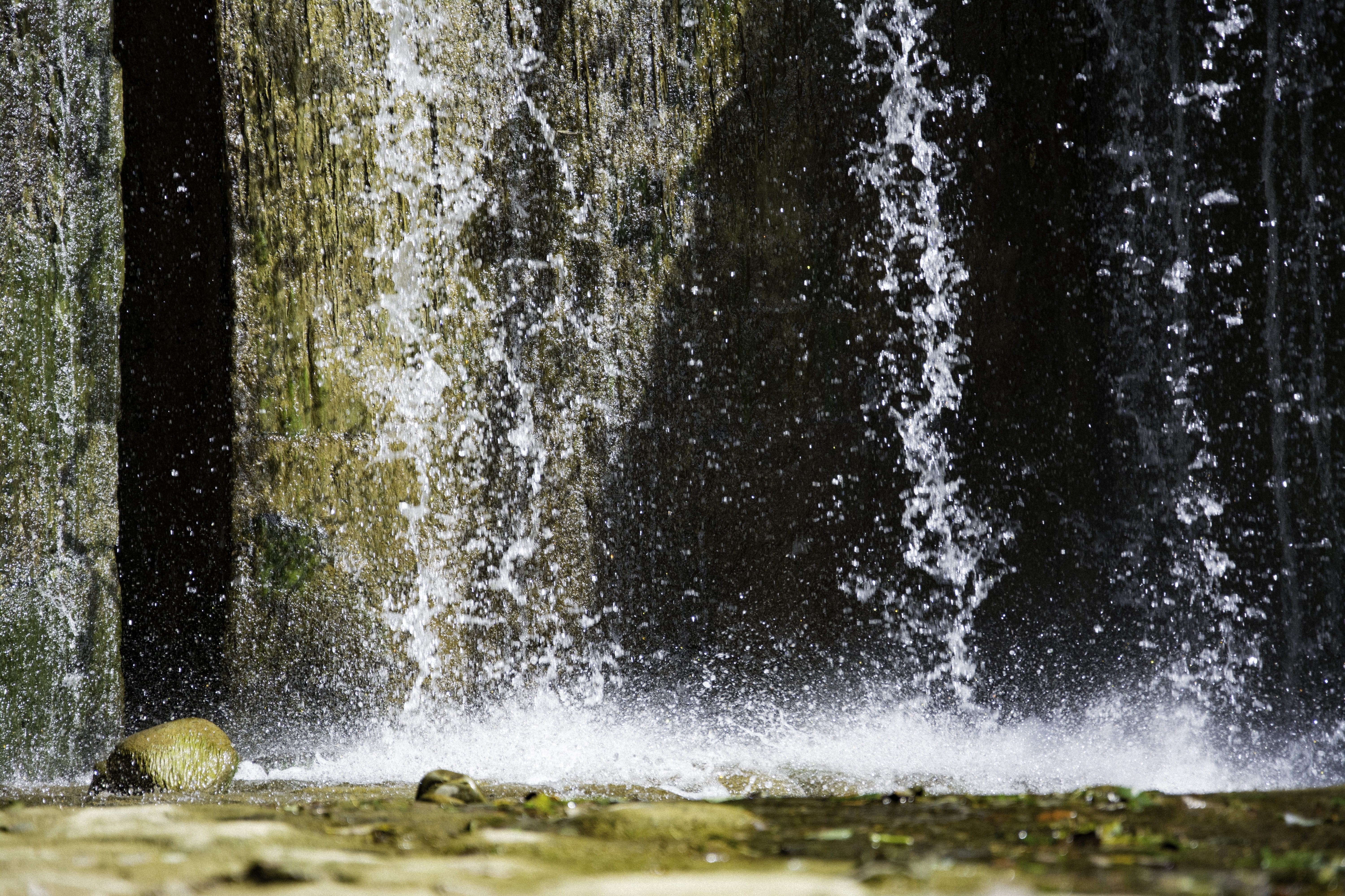tranquil scene, 5K, cascada, forest, outdoors, power, flowing water, nature, tree, no people, splash, wet, sunlight, the river, debit, motion, waterfront, HD Wallpaper