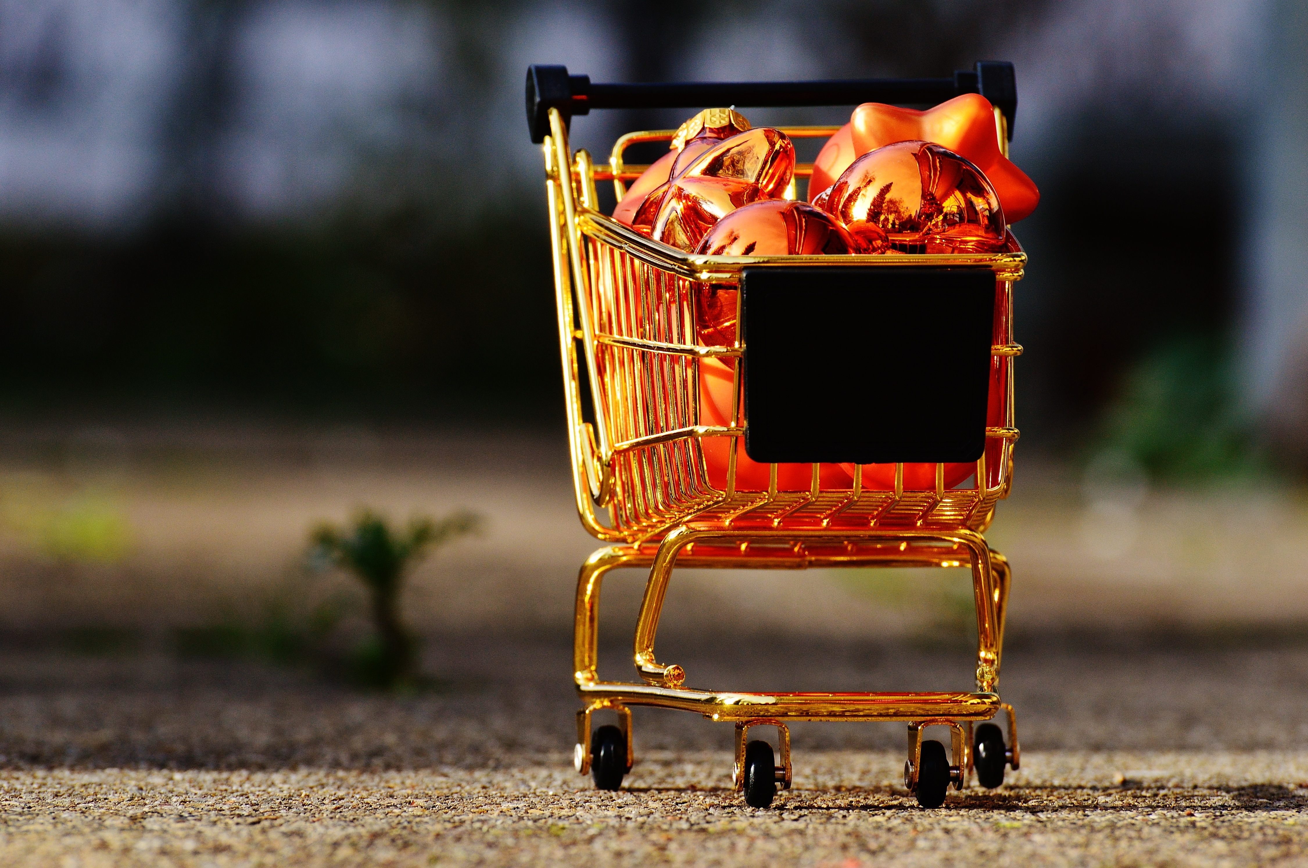 selective, road, christmas, nature, focal, day, no people, 4K, miniature, metal, outdoors, container, sunlight, food, christmas shopping, order, ground, HD Wallpaper