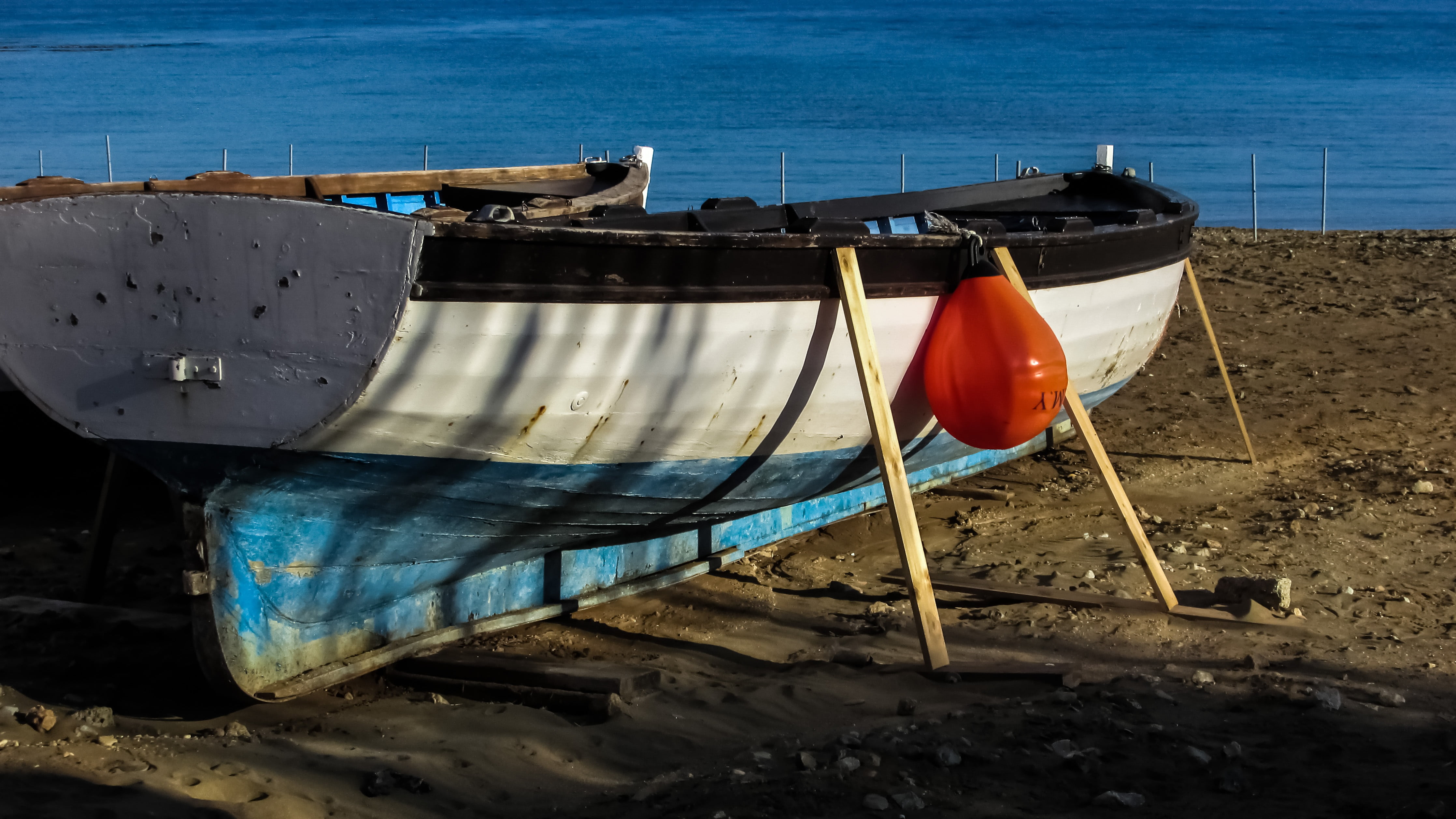 sky, land, nature, sand, winter, mode of transportation, fishing boat, boat, rope, 4K, moored, transportation, water, beach, travel, high angle view, no people, HD Wallpaper