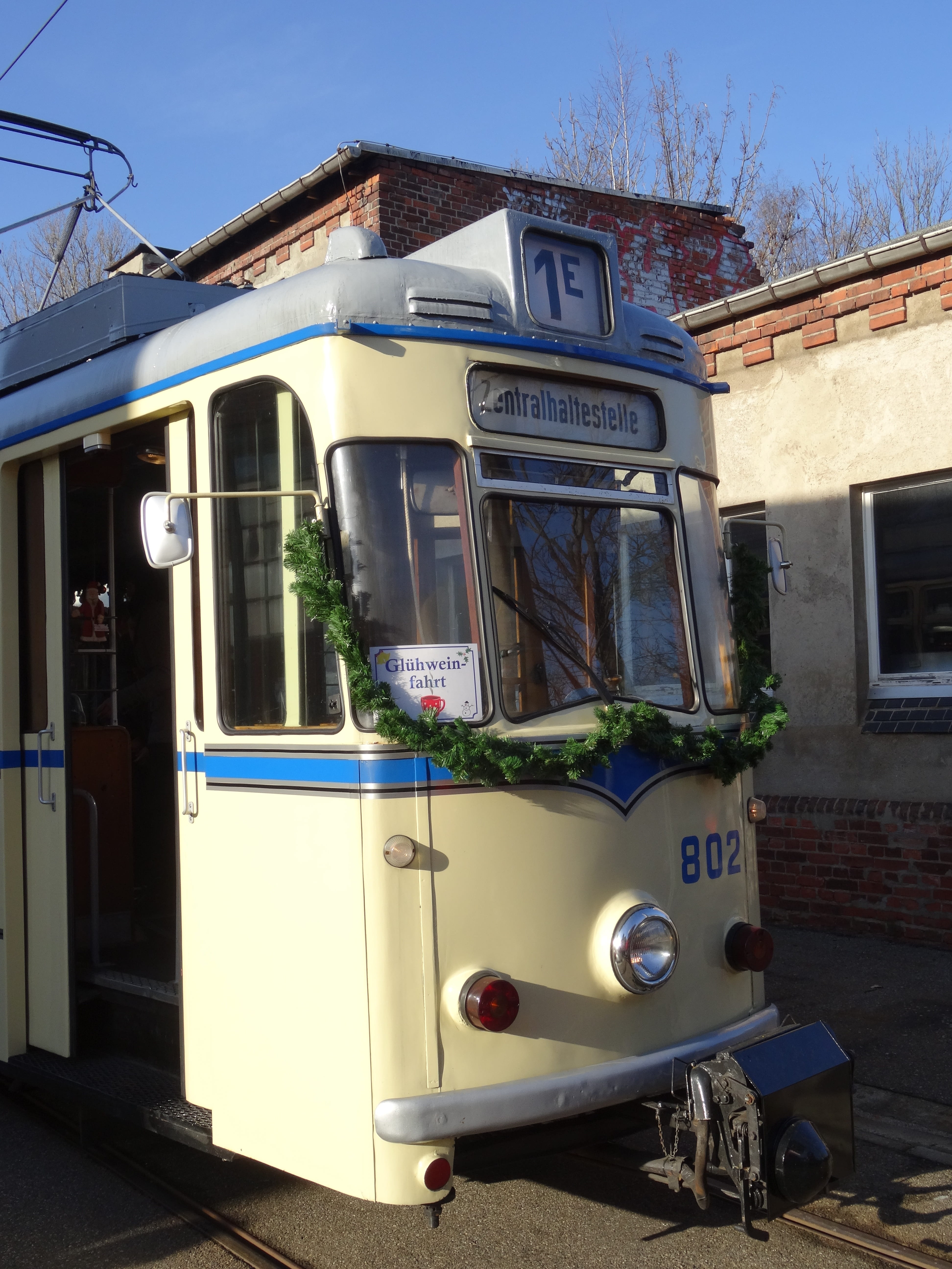 museum, building exterior, no people, 5K, communication, public transportation, city, tram, nature, land vehicle, mulled wine travel, blue, mode of transportation, Phone HD Wallpaper