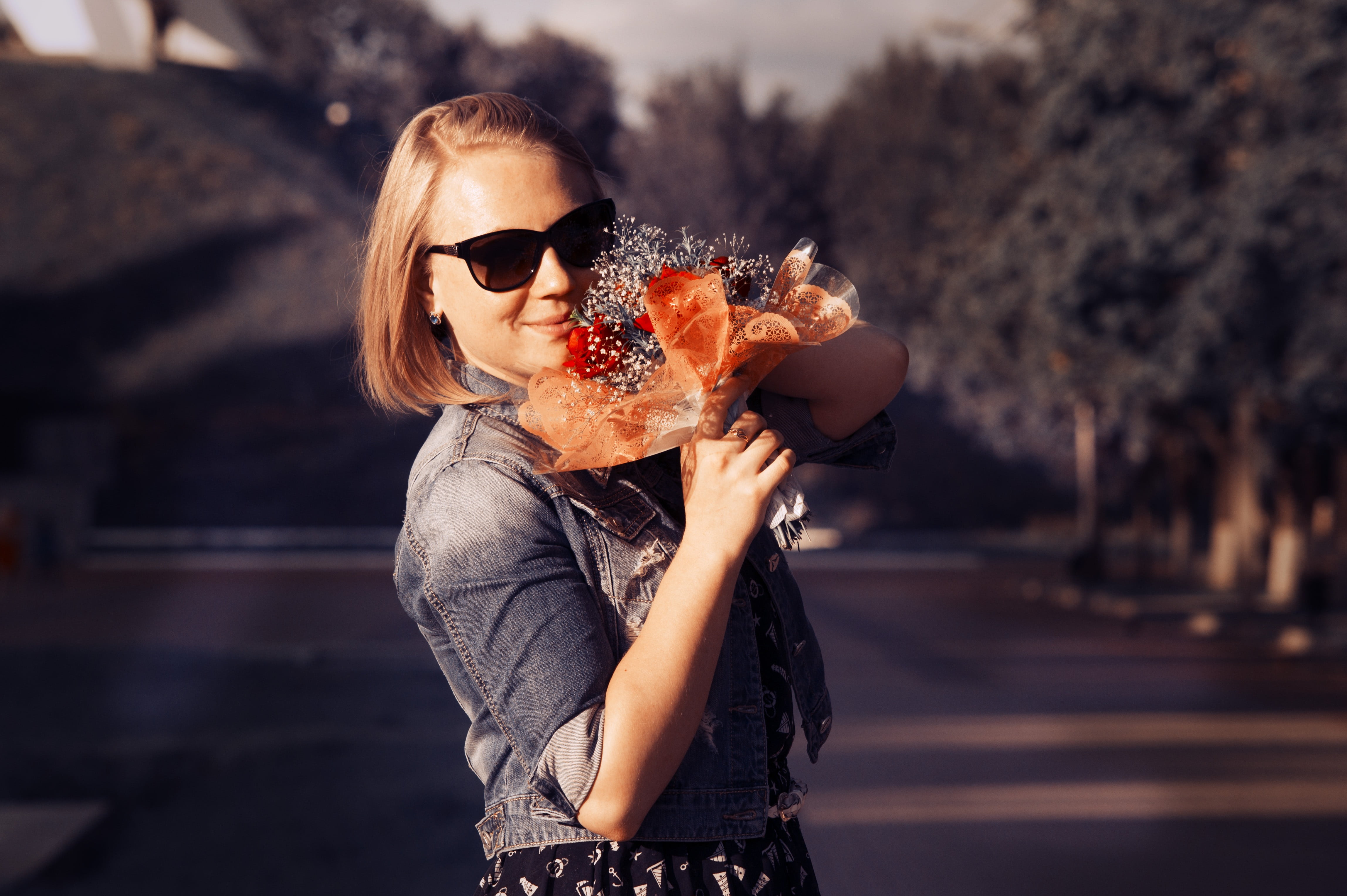 beauty, nature, glasses, in the park, young adult, flowers, females, focus on foreground, outdoors, waist up, odor, summer, young woman, hairstyle, casual clothing, HD Wallpaper