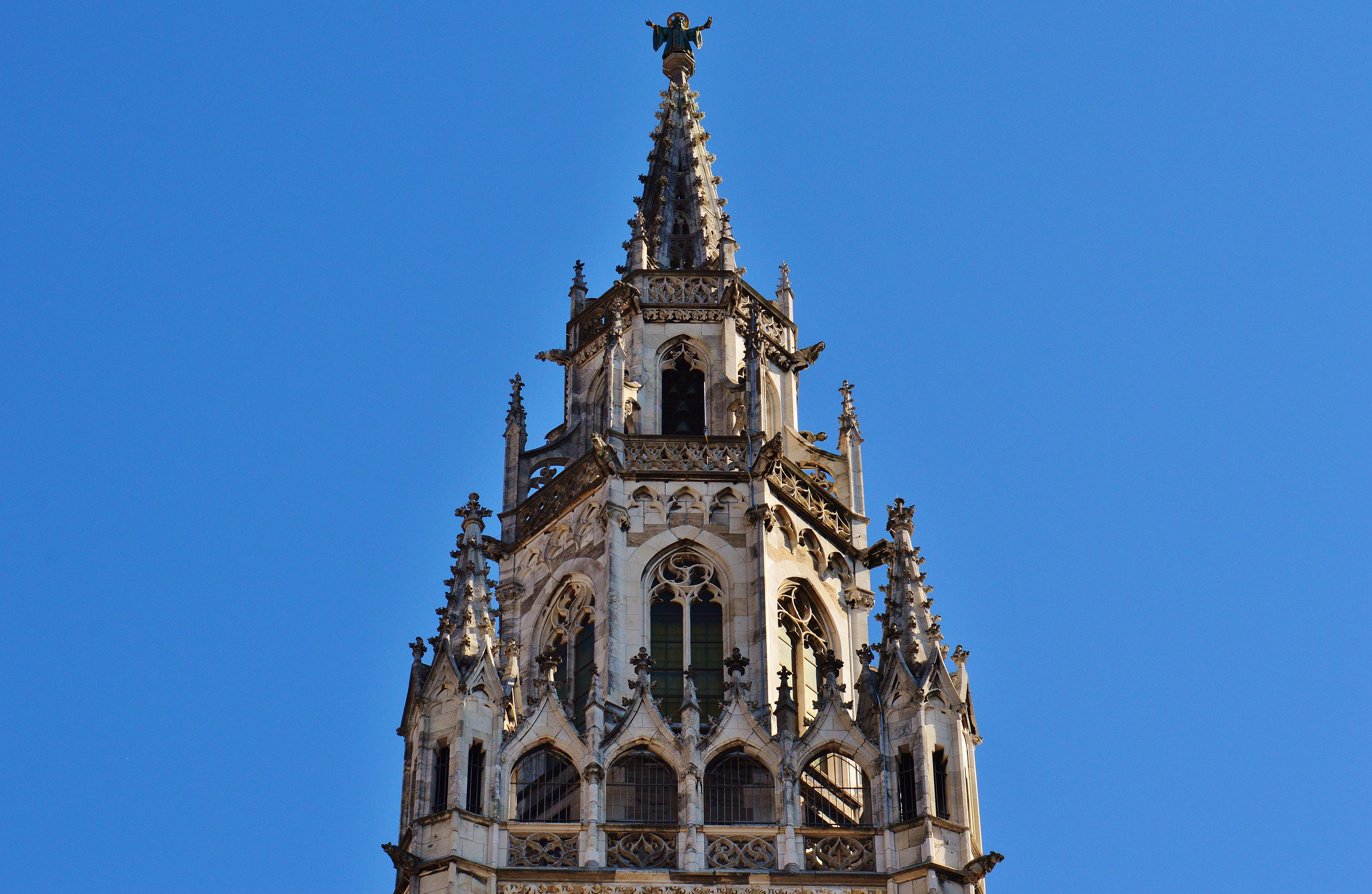 5K, clear sky, building exterior, blue, munich, building, travel destinations, sunny, low angle view, religion, history, town hall, architecture, belief, HD Wallpaper