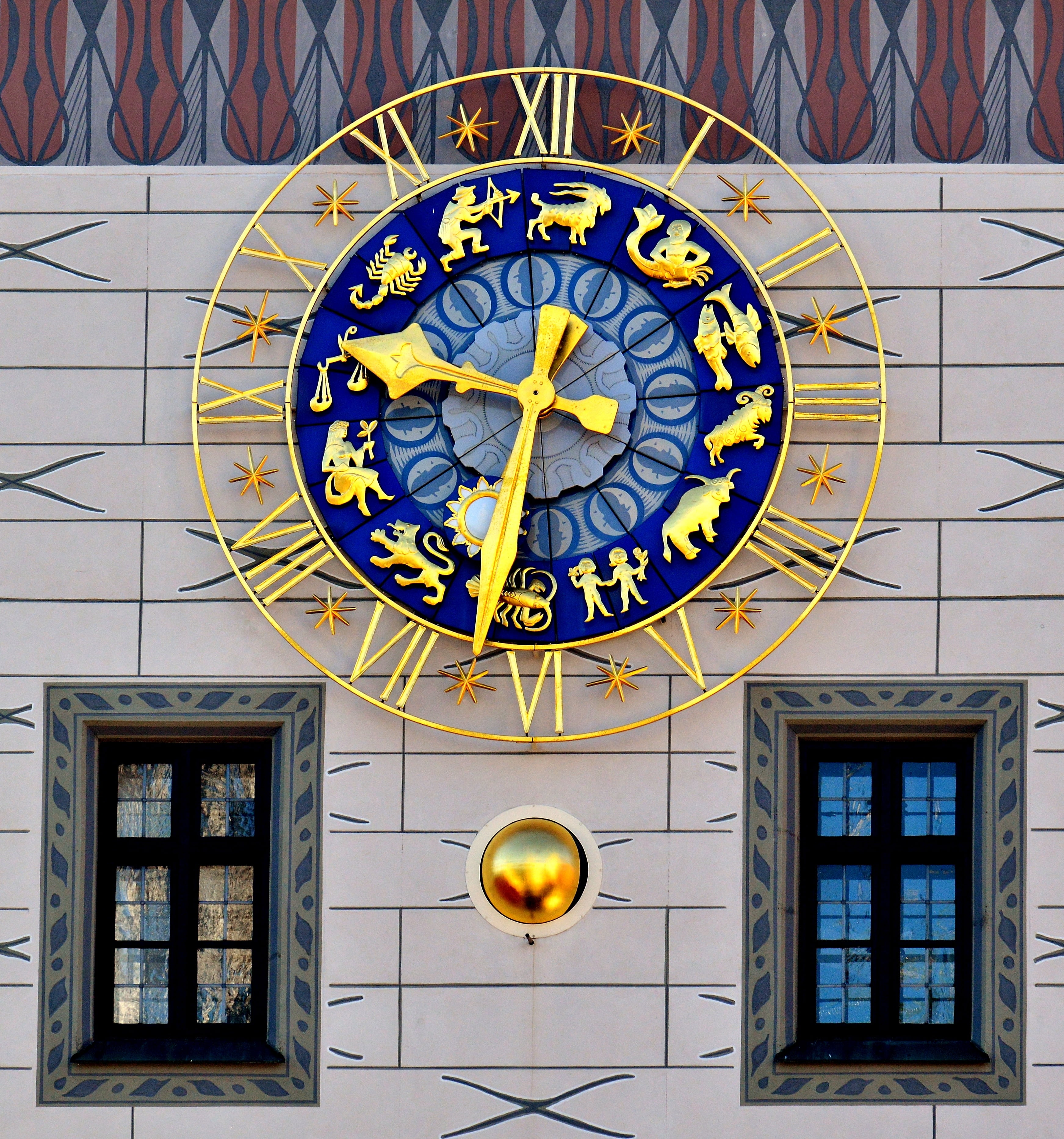 built structure, analog, geometric shape, close-up, munich, clock face, time, instrument of time, toy museum, roman, gold, no people, round, day, decoration, Phone HD Wallpaper