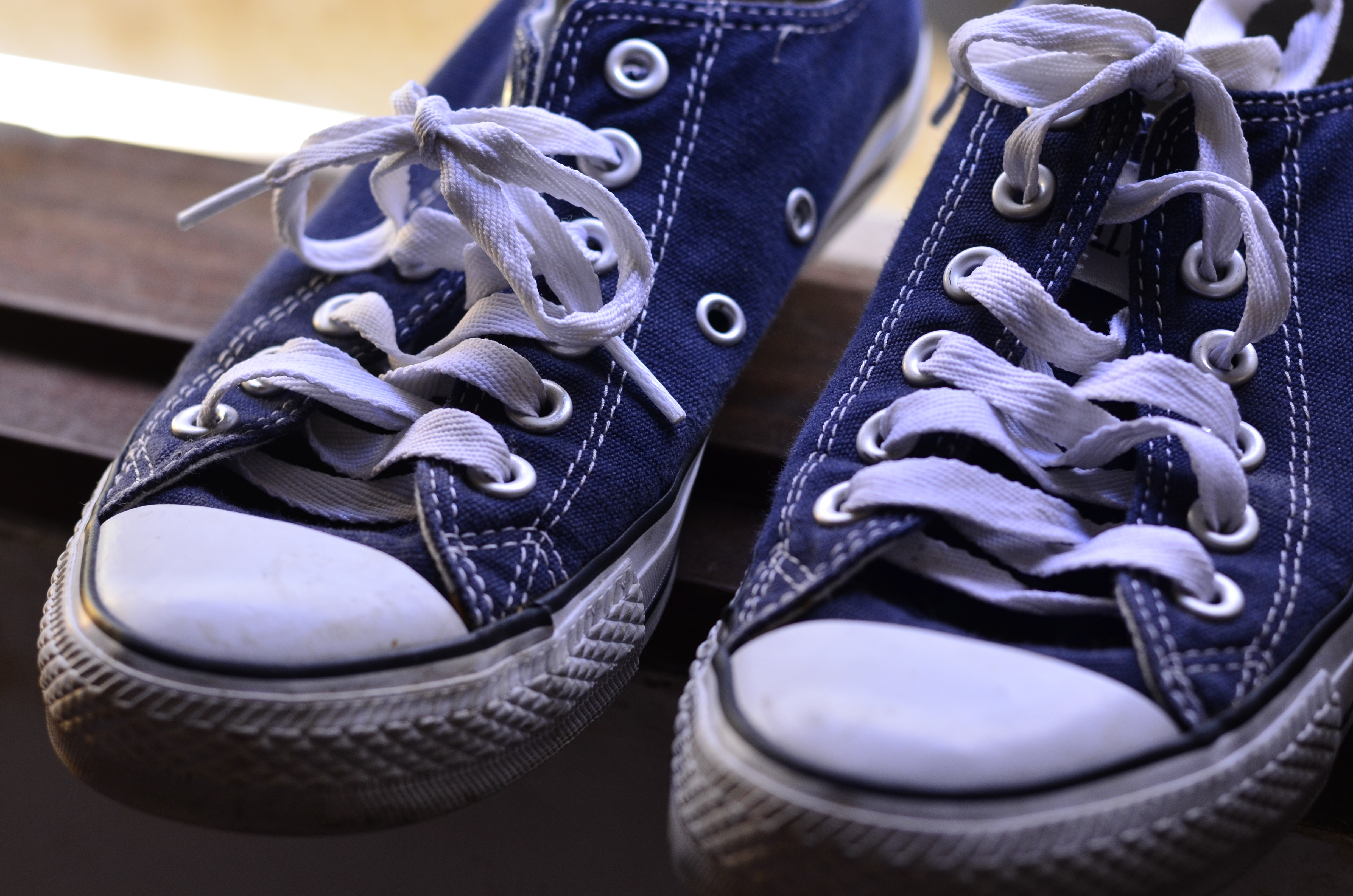 close-up, shoelace, focus on foreground, still life, tennis, blue, canvas shoe, black color, pattern, high angle view, large group of objects, order, lace - fastener, HD Wallpaper