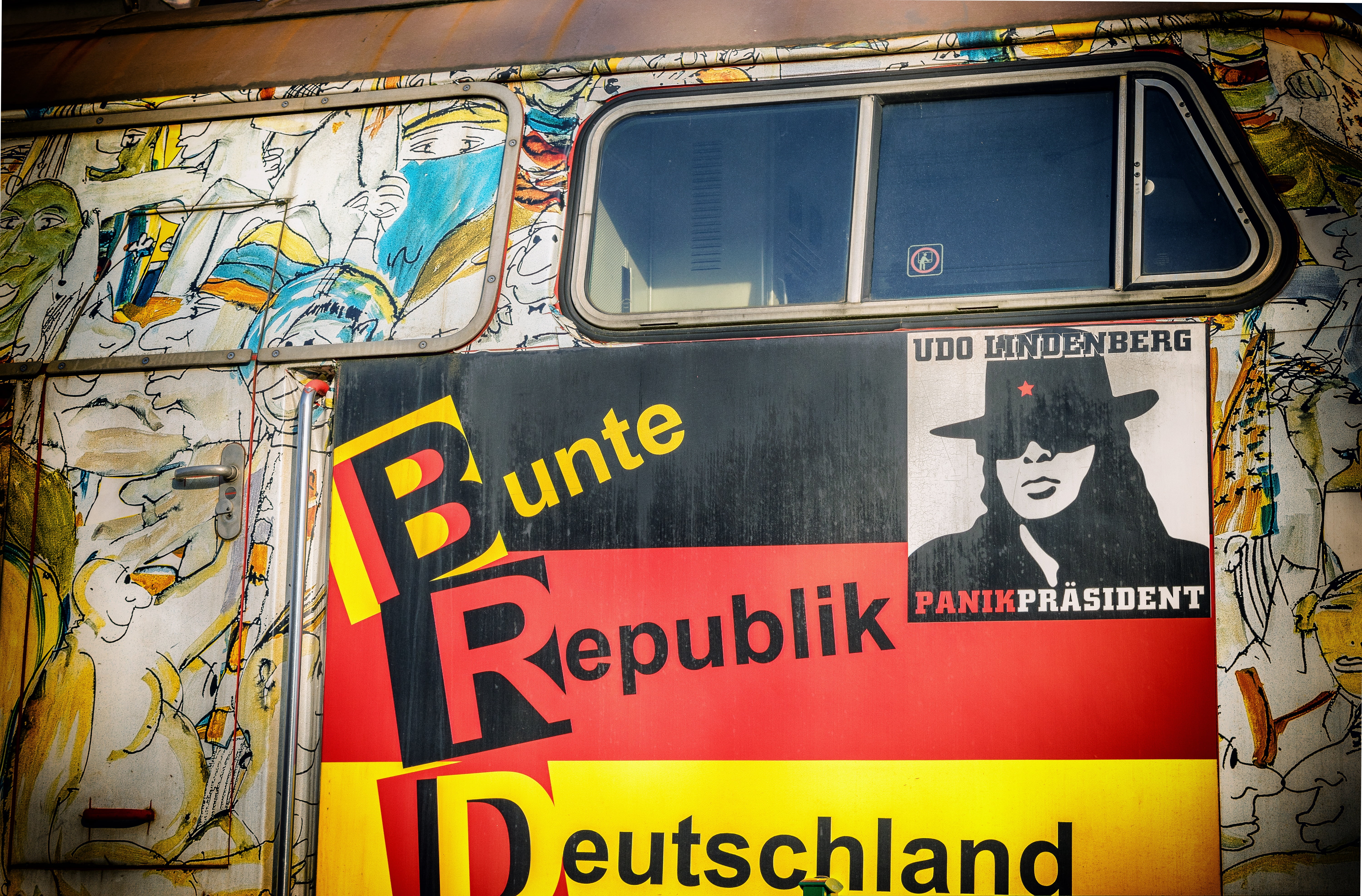 udo lindenberg, art and craft, train, federal republic of, full frame, republik, western script, representation, no people, poster, day, gasoline, close-up, HD Wallpaper