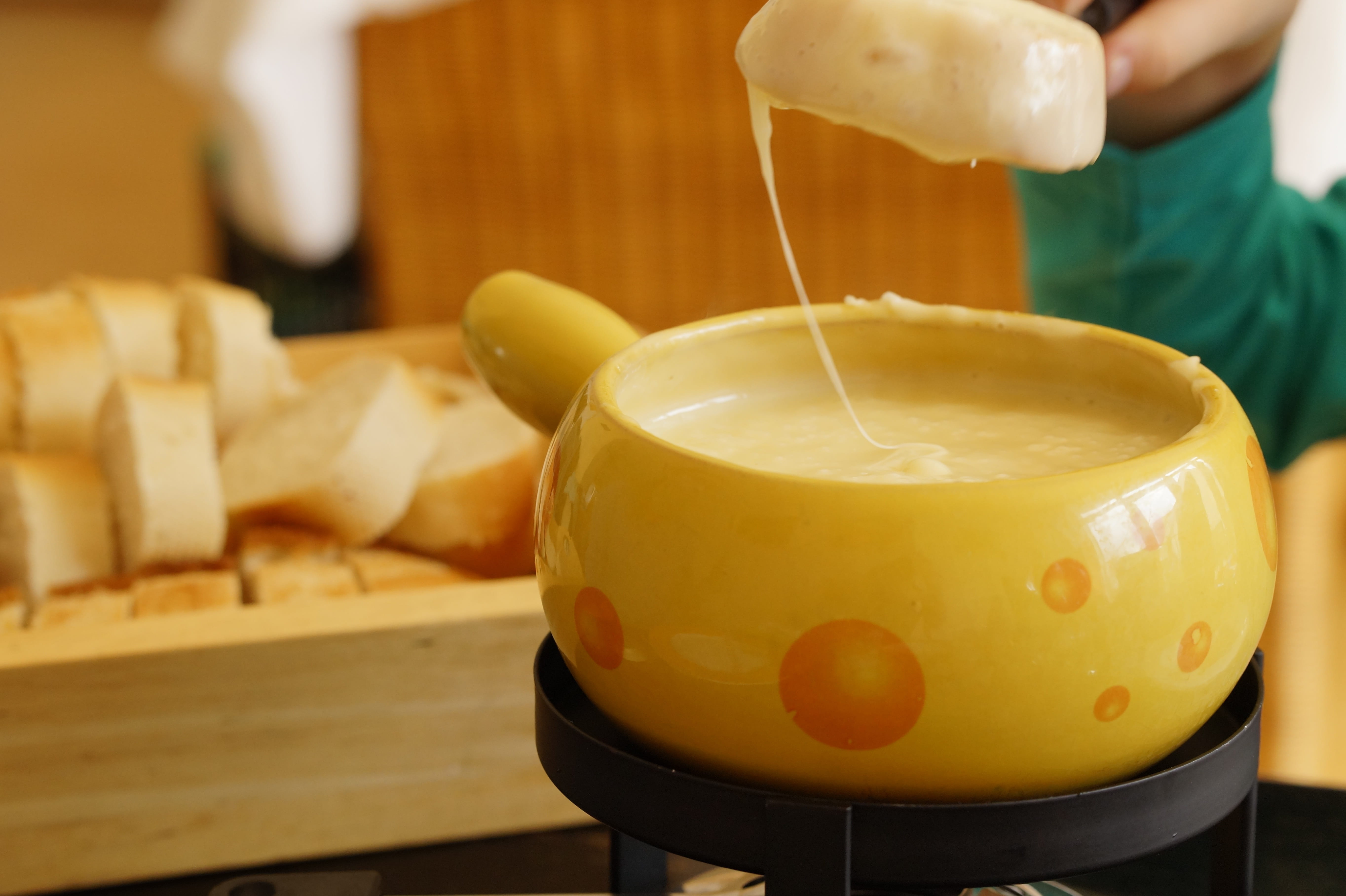 pieces of bread, white, human Hand, food And Drink, melted, preparation, bread, filled, meal, heat, food, frame, dunk, melt, holding, tray, drink, fondue fork, HD Wallpaper
