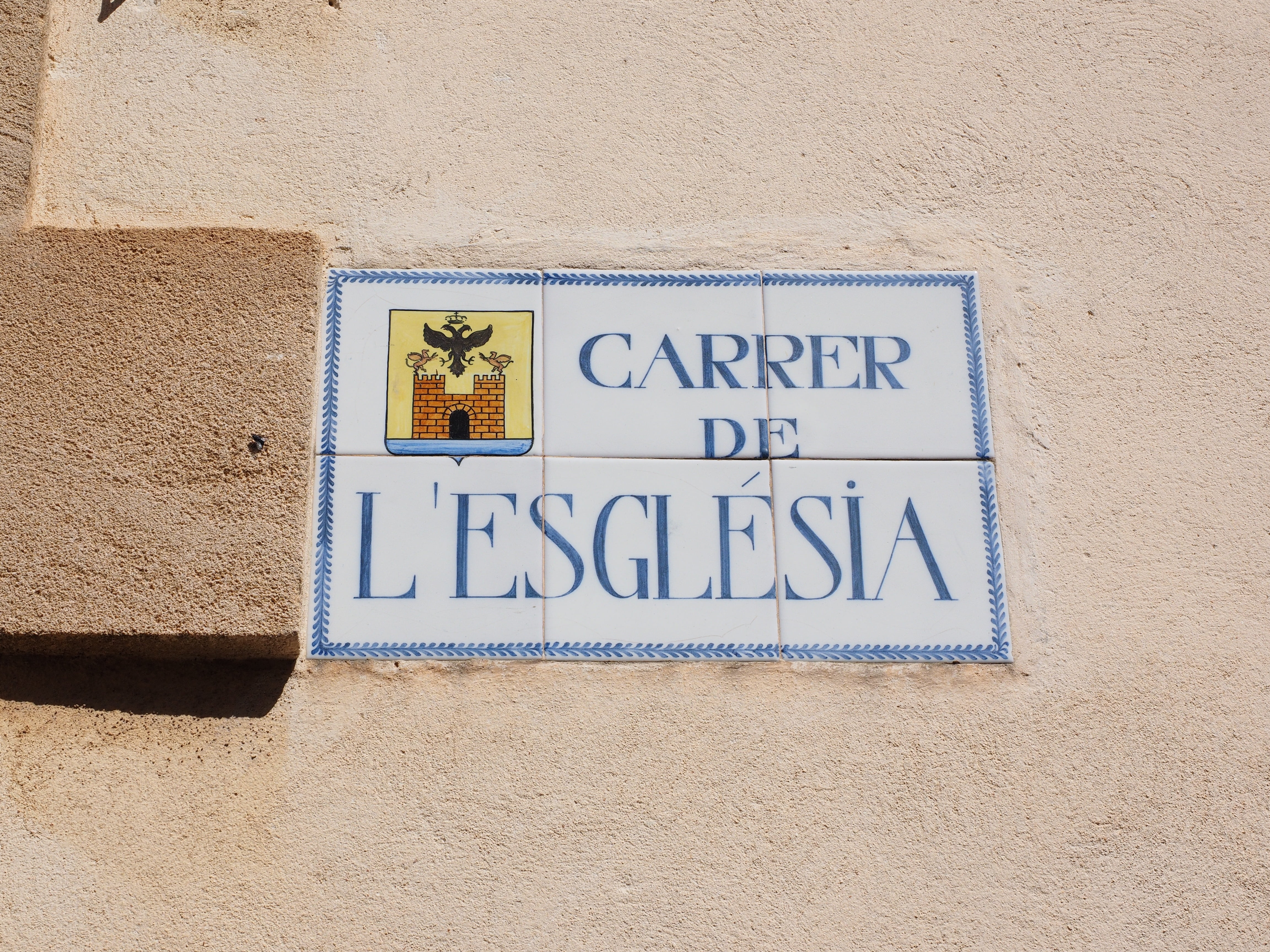 close-up, alcúdia, built structure, no people, street sign, sign, information, outdoors, tile street sign, mallorca, road, wall - building feature, mediterranean, HD Wallpaper