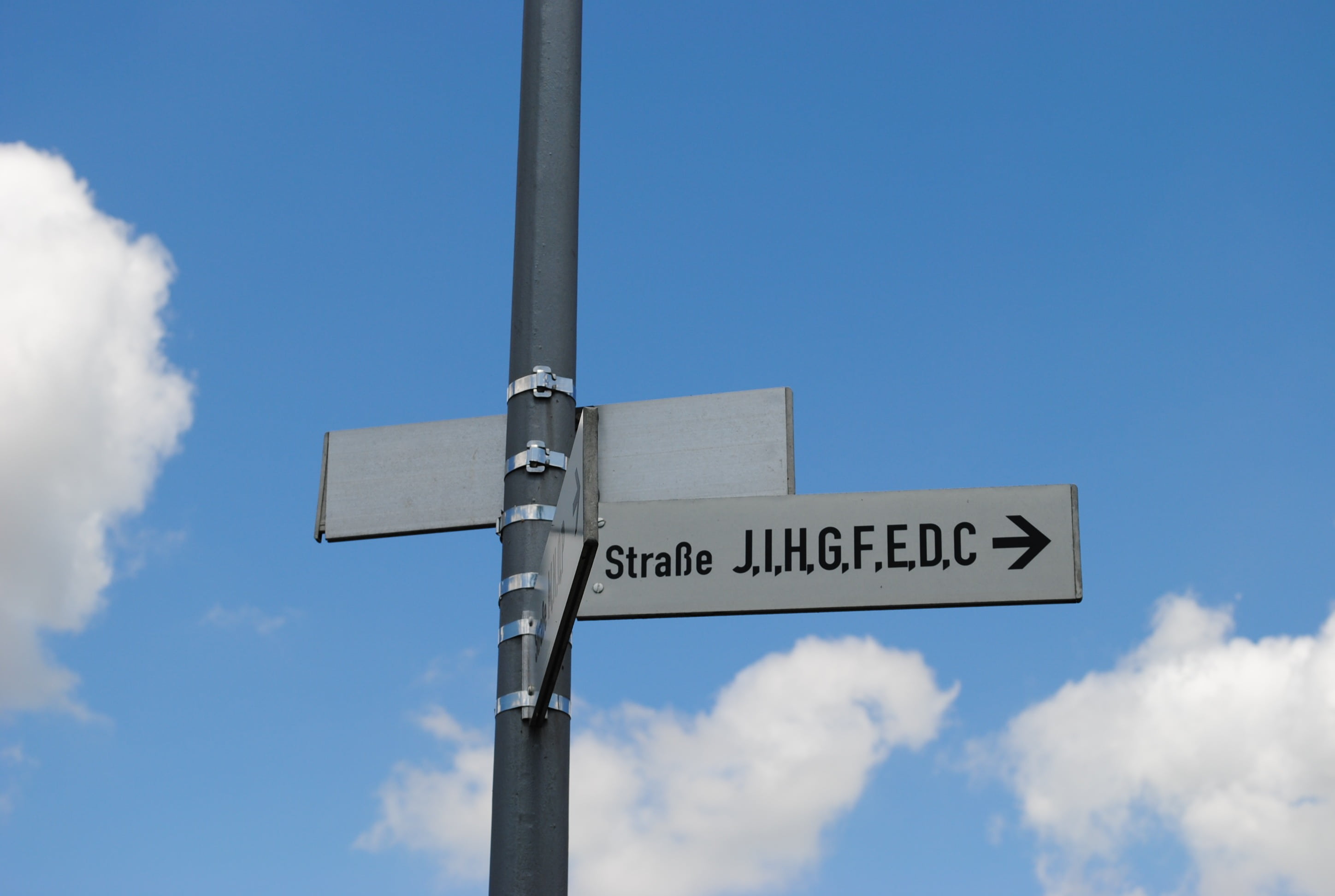 street names, blue, altmühl valley, text, street sign, kevenhuell, no people, arrow symbol, communication, outdoors, day, upper bavaria, information, symbol, HD Wallpaper