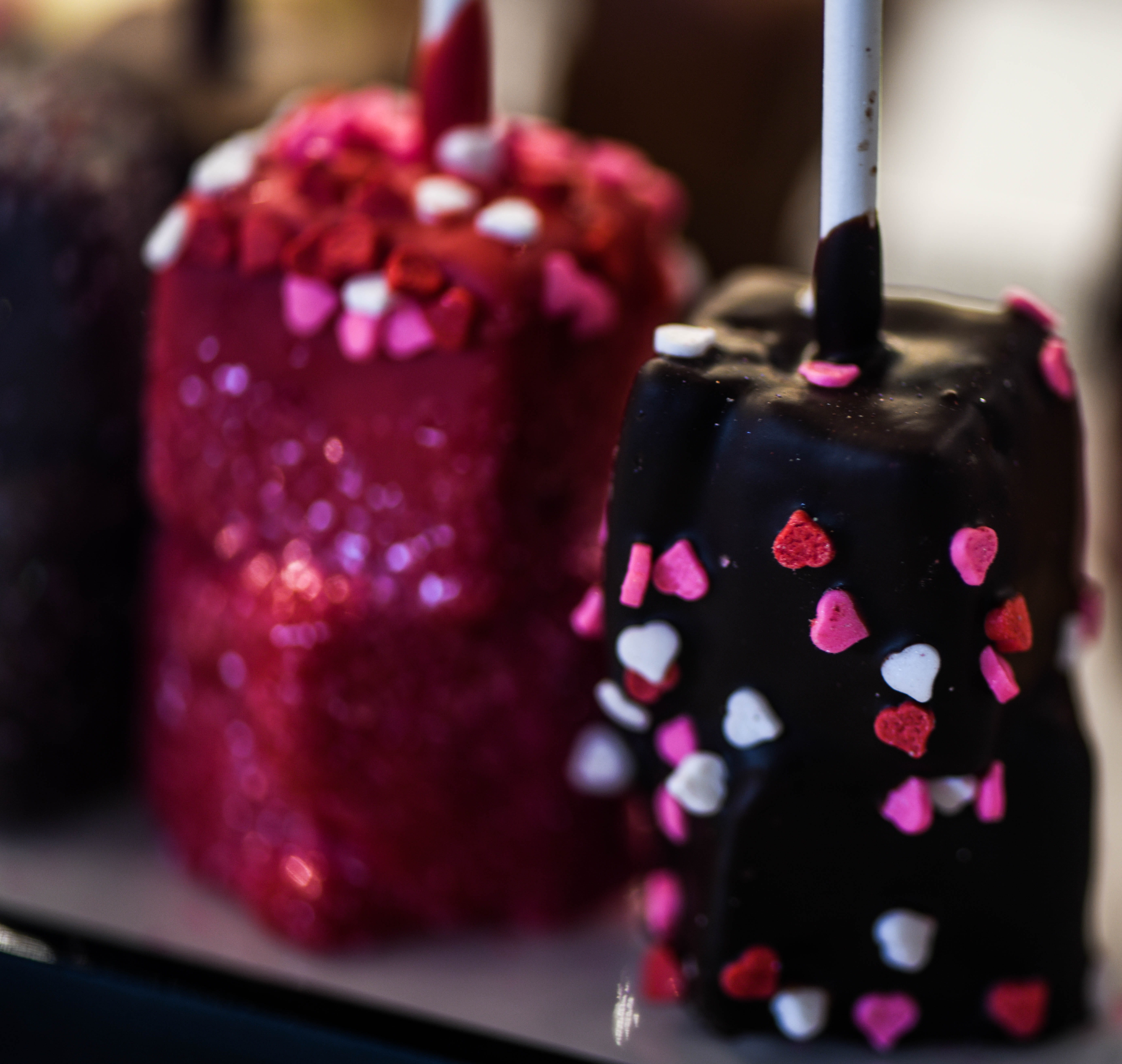 sweet food, fudge, freshness, caramel, 5K, close-up, cake, fire, healthy eating, heart shape, focus on foreground, candle, valentine, indulgence, wellbeing, HD Wallpaper