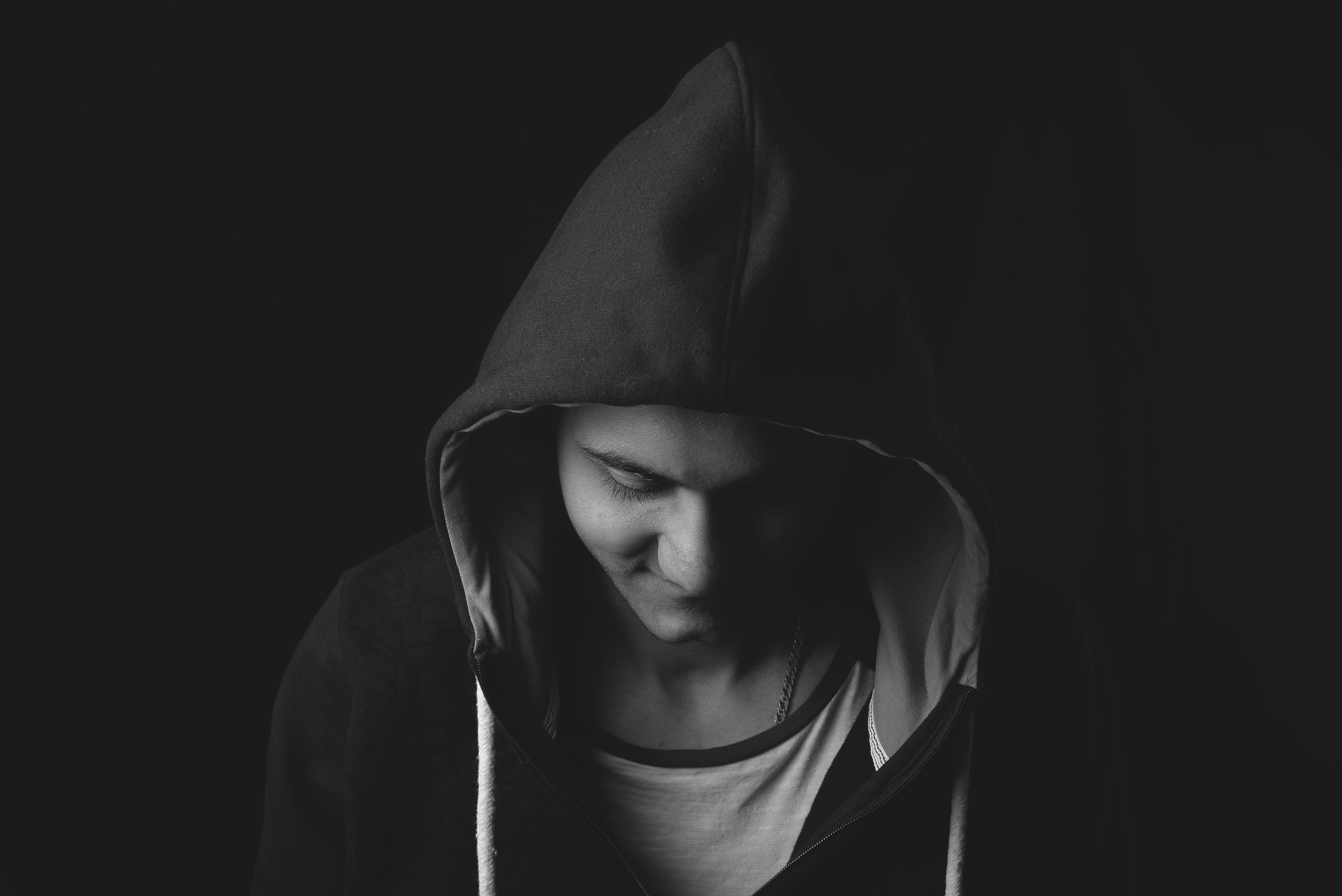 clothing, hood - Clothing, sadness, hooded Shirt, 5K, wear, dark, black-and-white, young adult, black background, one Person, front view, body, teenager, HD Wallpaper