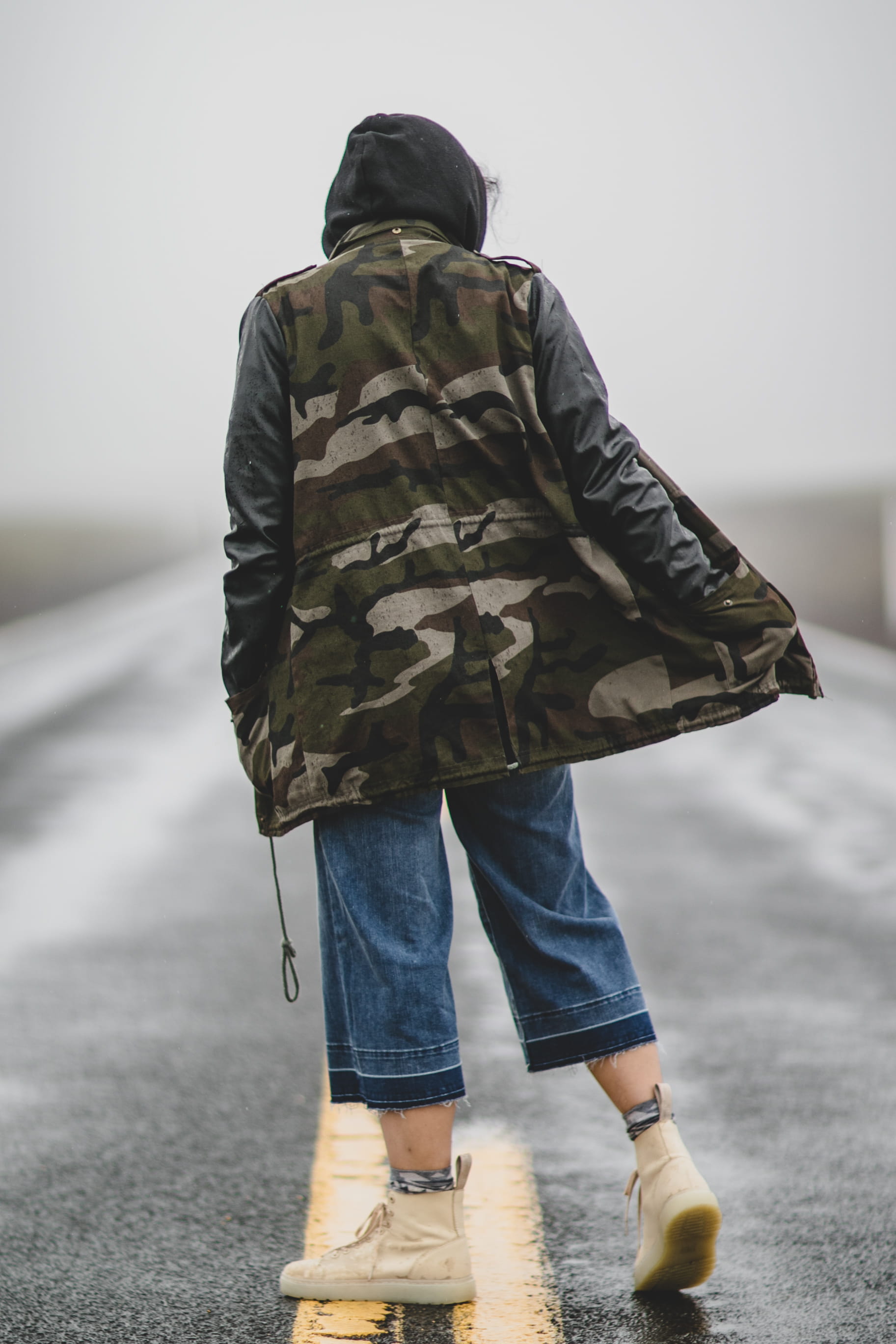 2K, nature, wear, back view, outfit, outdoors, warm clothing, photoshoot, winter, asphalt, men, focus, camouflage, person, street, day, sneakers, jacket, Phone HD Wallpaper